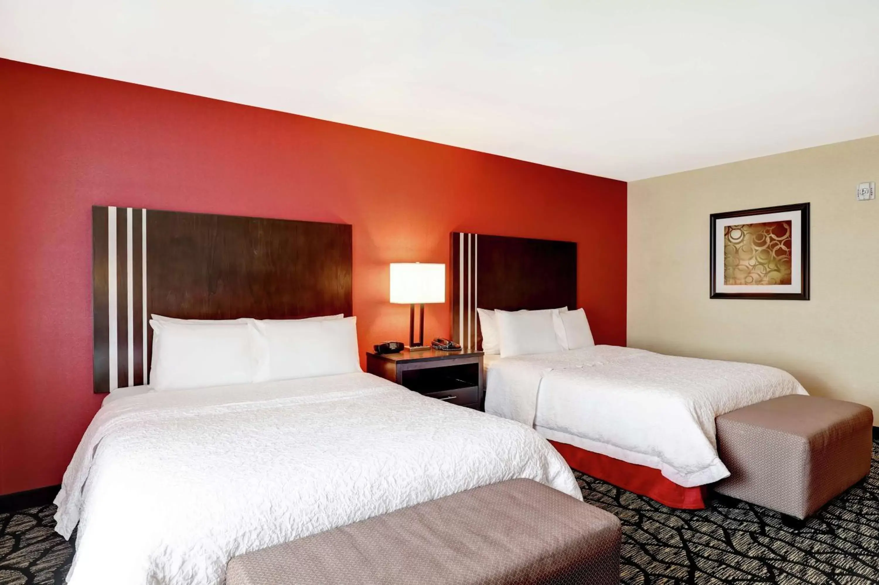 Queen Room with Two Queen Beds - Mobility Access/Non-Smoking in Hampton Inn by Hilton Chilliwack Queen Room with Two Queen Beds - Mobility Access/Non-Smoking in Hampton Inn by Hilton Chilliwack