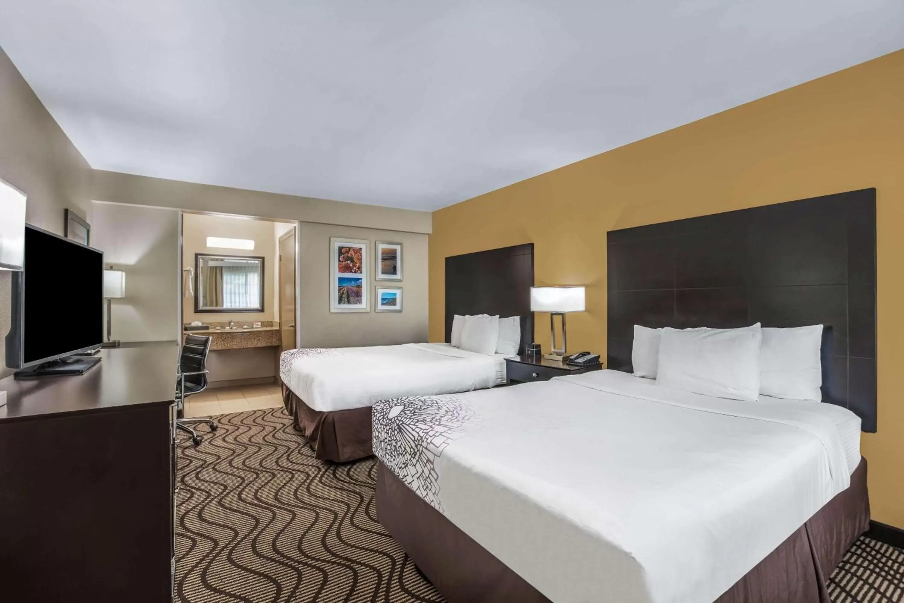 Deluxe Queen Room with Two Queen Beds in La Quinta by Wyndham Carlsbad - Legoland Area Deluxe Queen Room with Two Queen Beds in La Quinta by Wyndham Carlsbad - Legoland Area