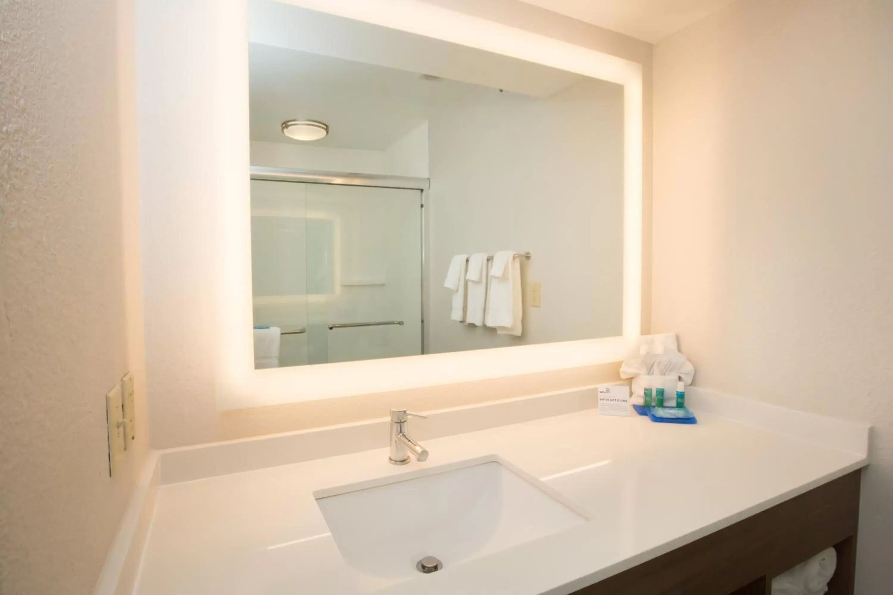 Standard Room with Two Queen Beds in Holiday Inn Express Hotel & Suites Madison by IHG Standard Room with Two Queen Beds in Holiday Inn Express Hotel & Suites Madison by IHG