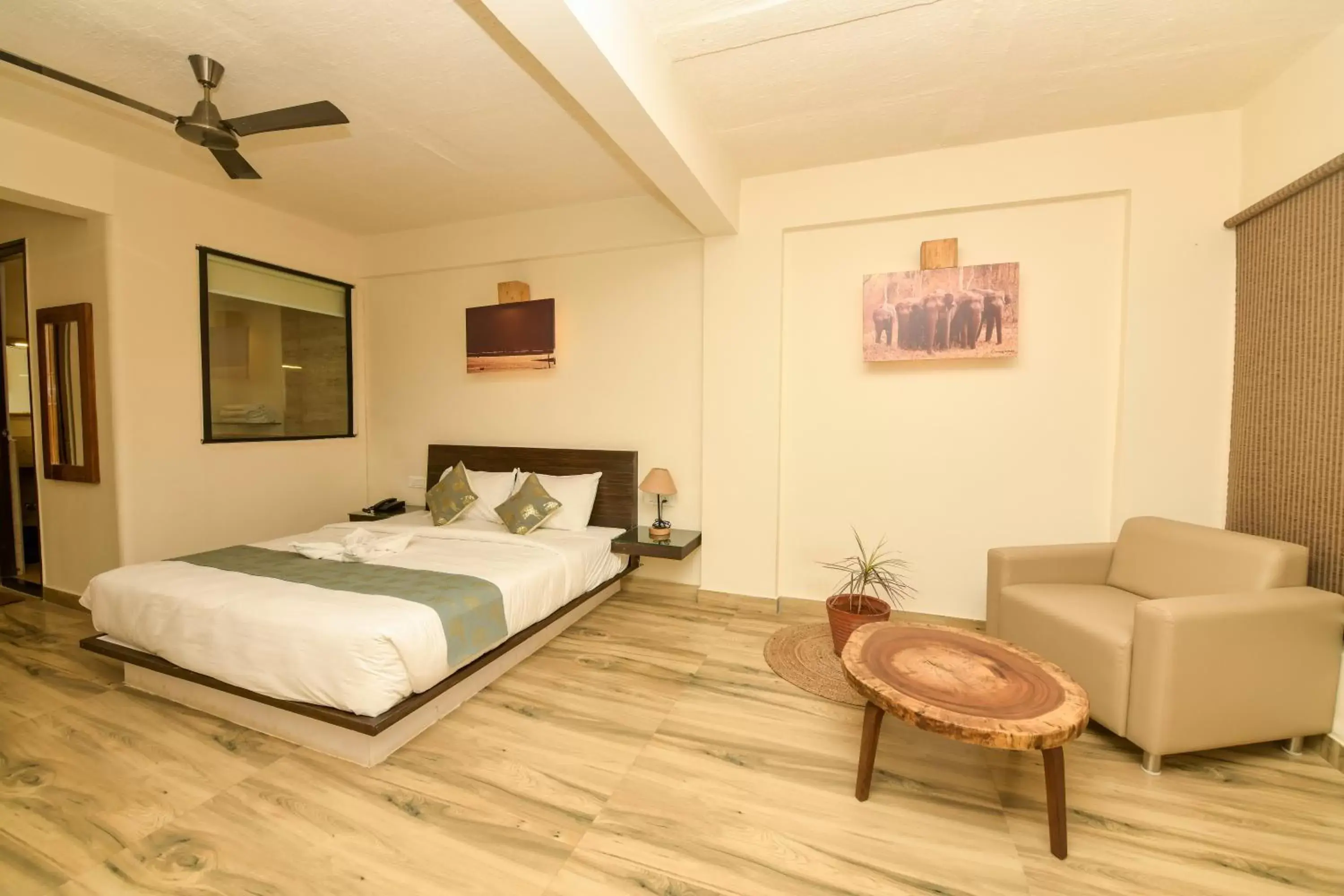 Deluxe Double Room - single occupancy in SAFARI QUEST Deluxe Double Room - single occupancy in SAFARI QUEST
