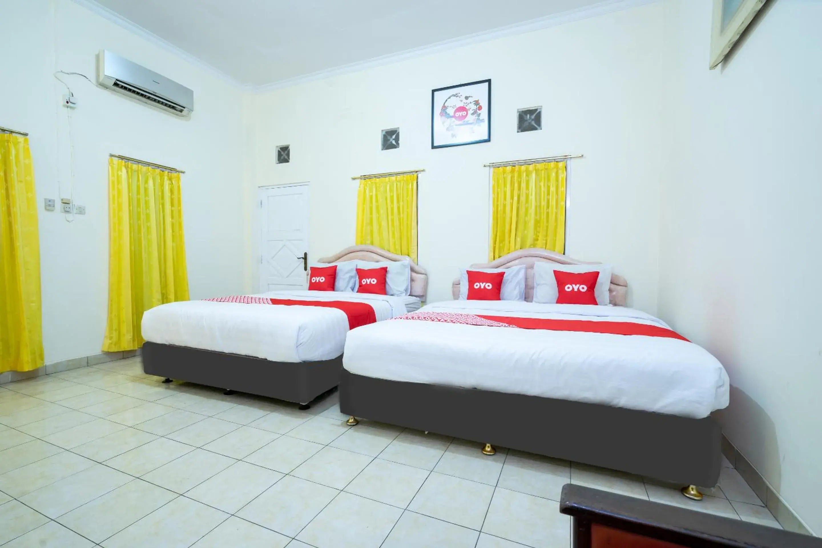 Standard Family Room in OYO 1962 Anugerah Wisata Hotel Standard Family Room in OYO 1962 Anugerah Wisata Hotel