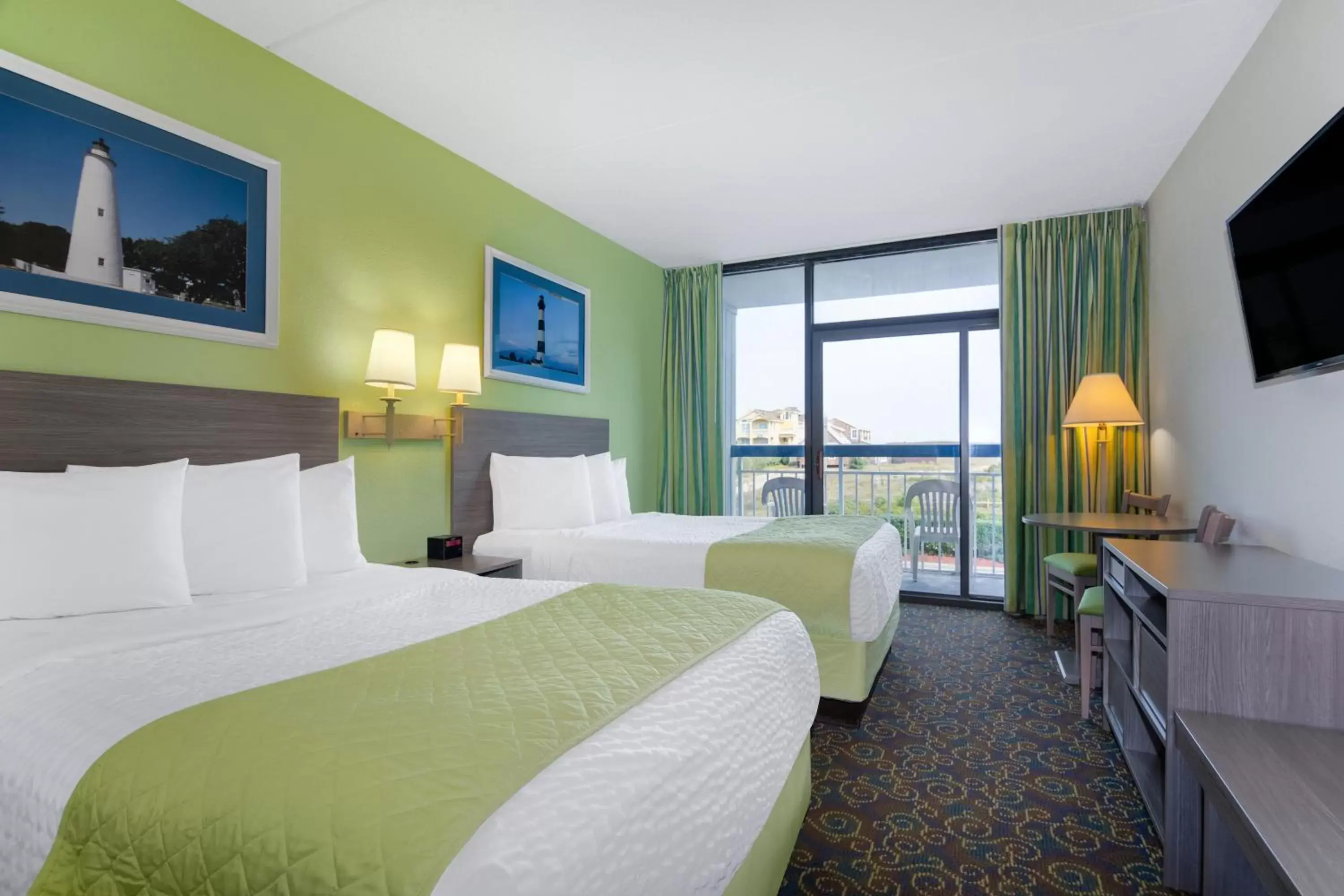 Standard Double Room with Two Double Beds with Street View - Non-Smoking in Travelodge by Wyndham Outer Banks/Kill Devil Hills Standard Double Room with Two Double Beds with Street View - Non-Smoking in Travelodge by Wyndham Outer Banks/Kill Devil Hills