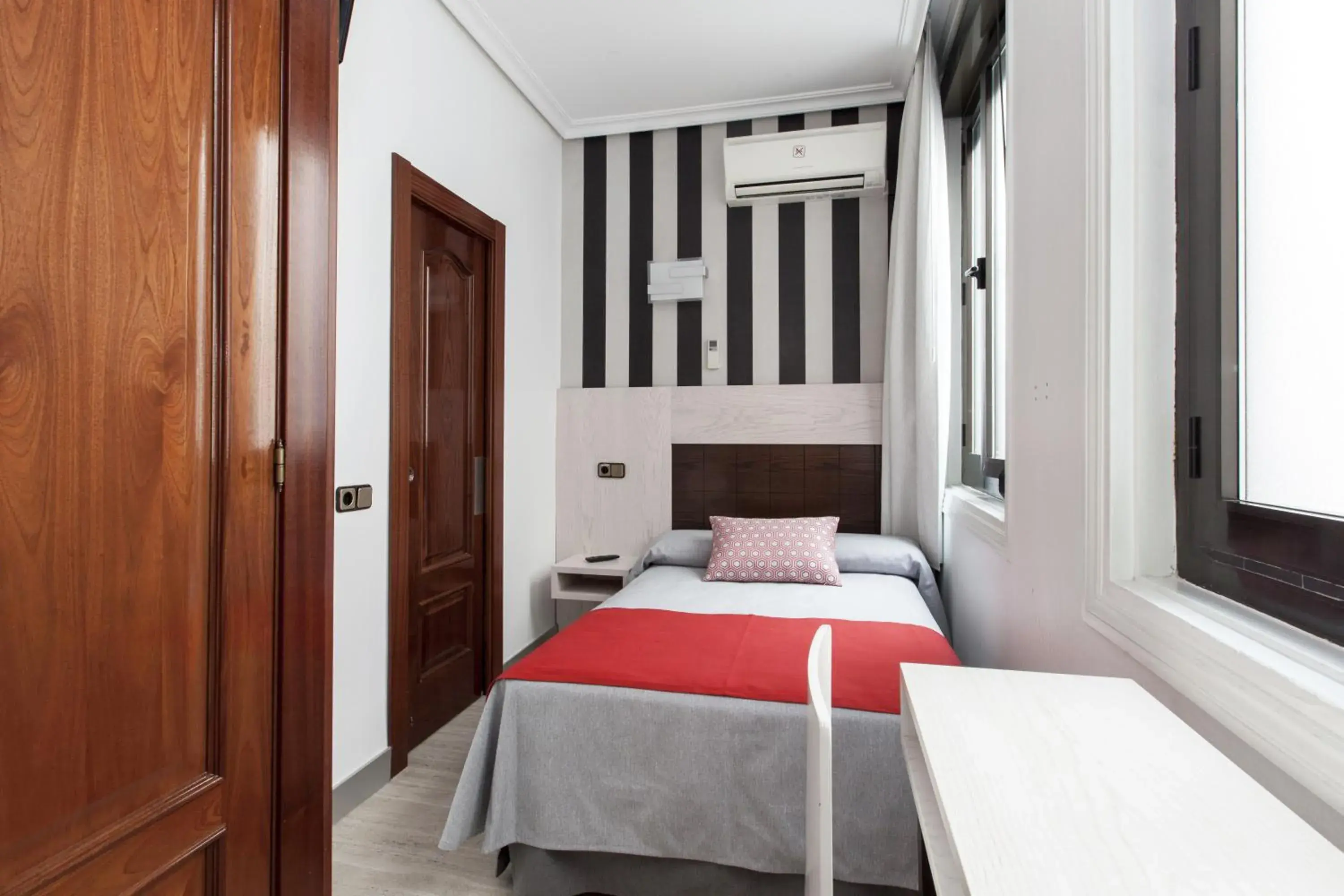 Single Room in Hostal Castilla I Atocha Single Room in Hostal Castilla I Atocha