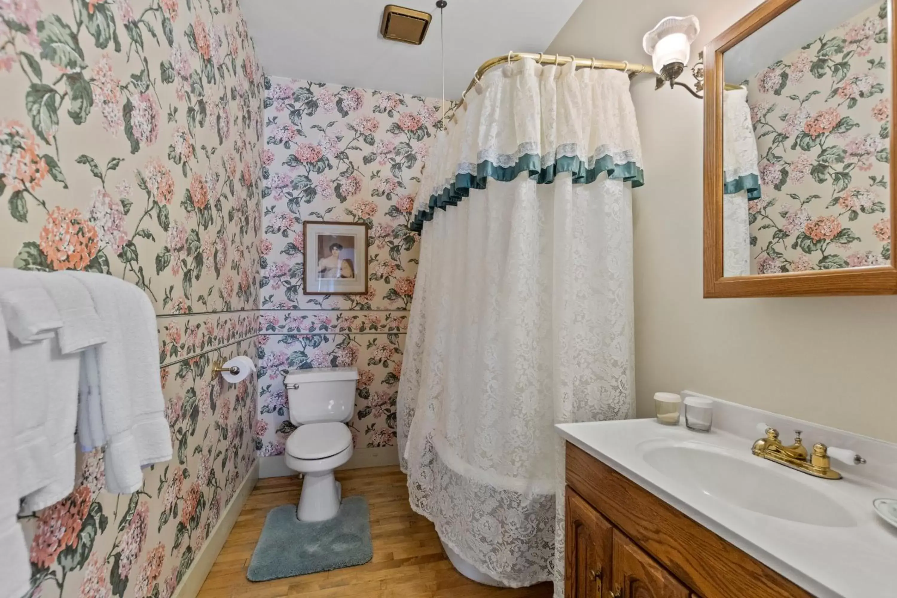 Double Room with Private Bathroom in South Shire Double Room with Private Bathroom in South Shire