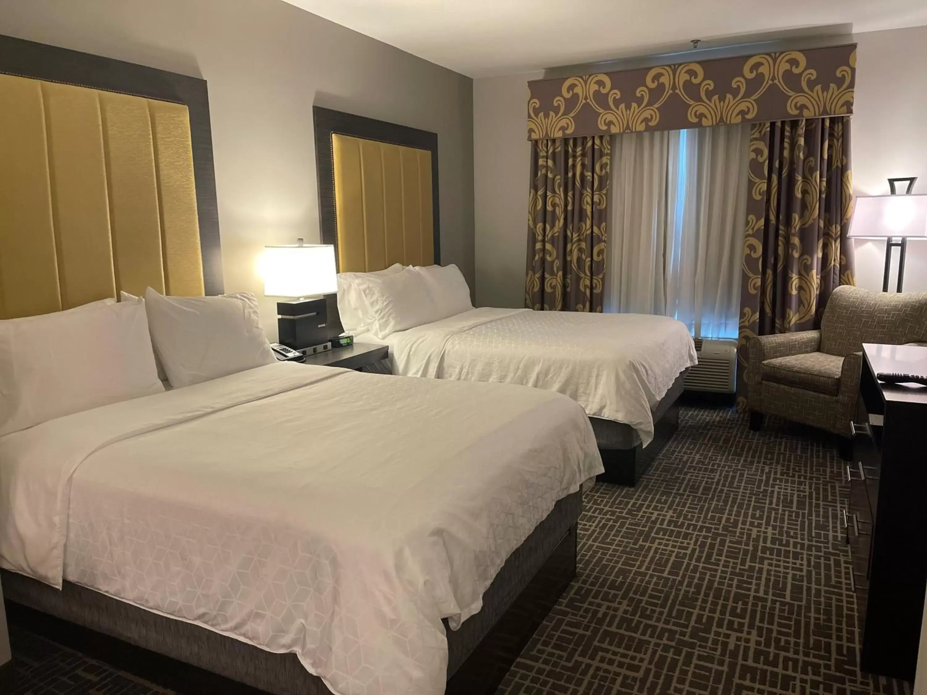 Standard Queen Room with Two Queen Beds - Communications Accessible in Holiday Inn Express & Suites Gonzales by IHG Standard Queen Room with Two Queen Beds - Communications Accessible in Holiday Inn Express & Suites Gonzales by IHG