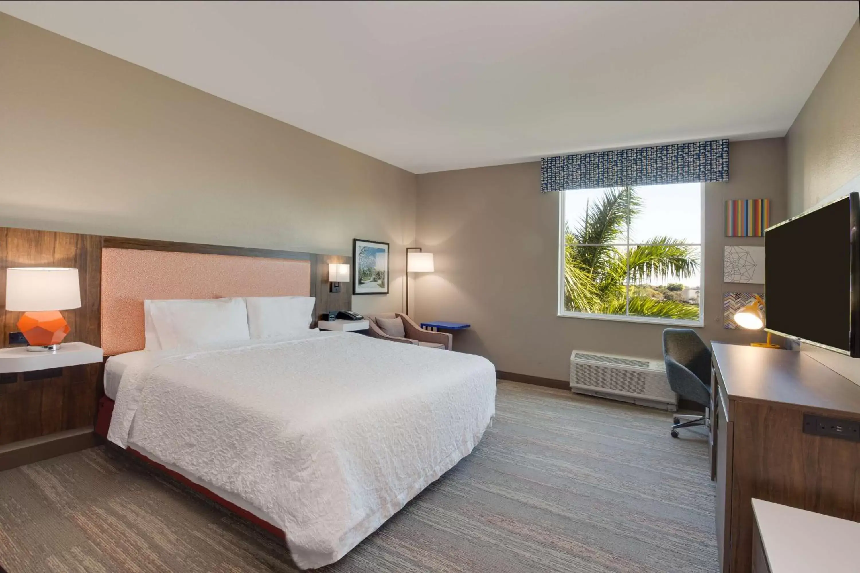 King Room - Mobility Access/Non-Smoking in Hampton Inn & Suites Fort Lauderdale - Miramar King Room - Mobility Access/Non-Smoking in Hampton Inn & Suites Fort Lauderdale - Miramar