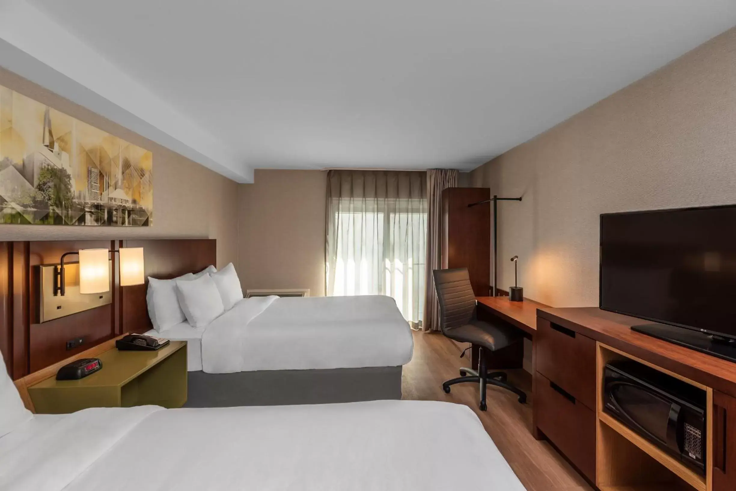 Room with Two Queen Beds - Non Smoking/Ground Floor-Pet Friendly in Comfort Inn Hamilton/Stoney Creek Room with Two Queen Beds - Non Smoking/Ground Floor-Pet Friendly in Comfort Inn Hamilton/Stoney Creek