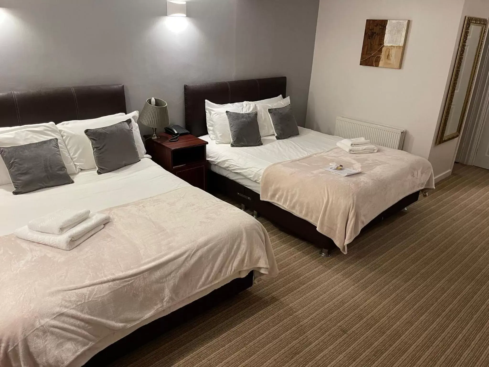 Family Room with Two Double Beds and Twin Beds - Non-Smoking in The George - Sure Hotel Collection by Best Western Family Room with Two Double Beds and Twin Beds - Non-Smoking in The George - Sure Hotel Collection by Best Western