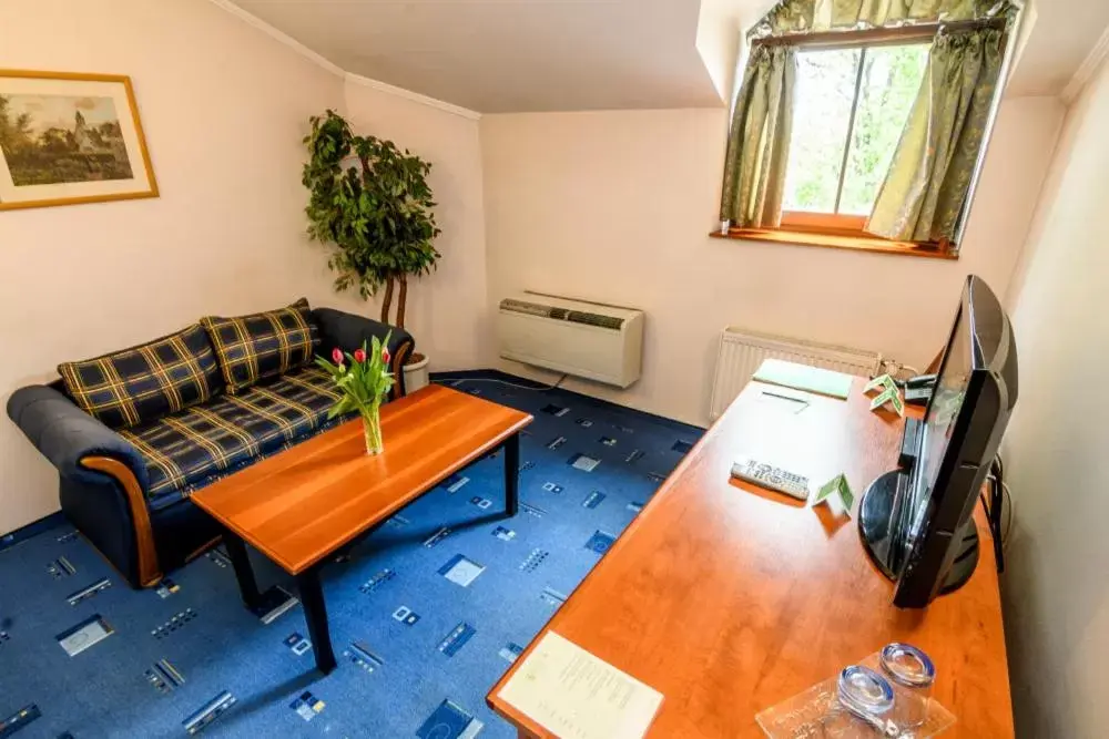 Comfort Double Room with Extra Bed in Eco Friendly Hotel Dália Comfort Double Room with Extra Bed in Eco Friendly Hotel Dália