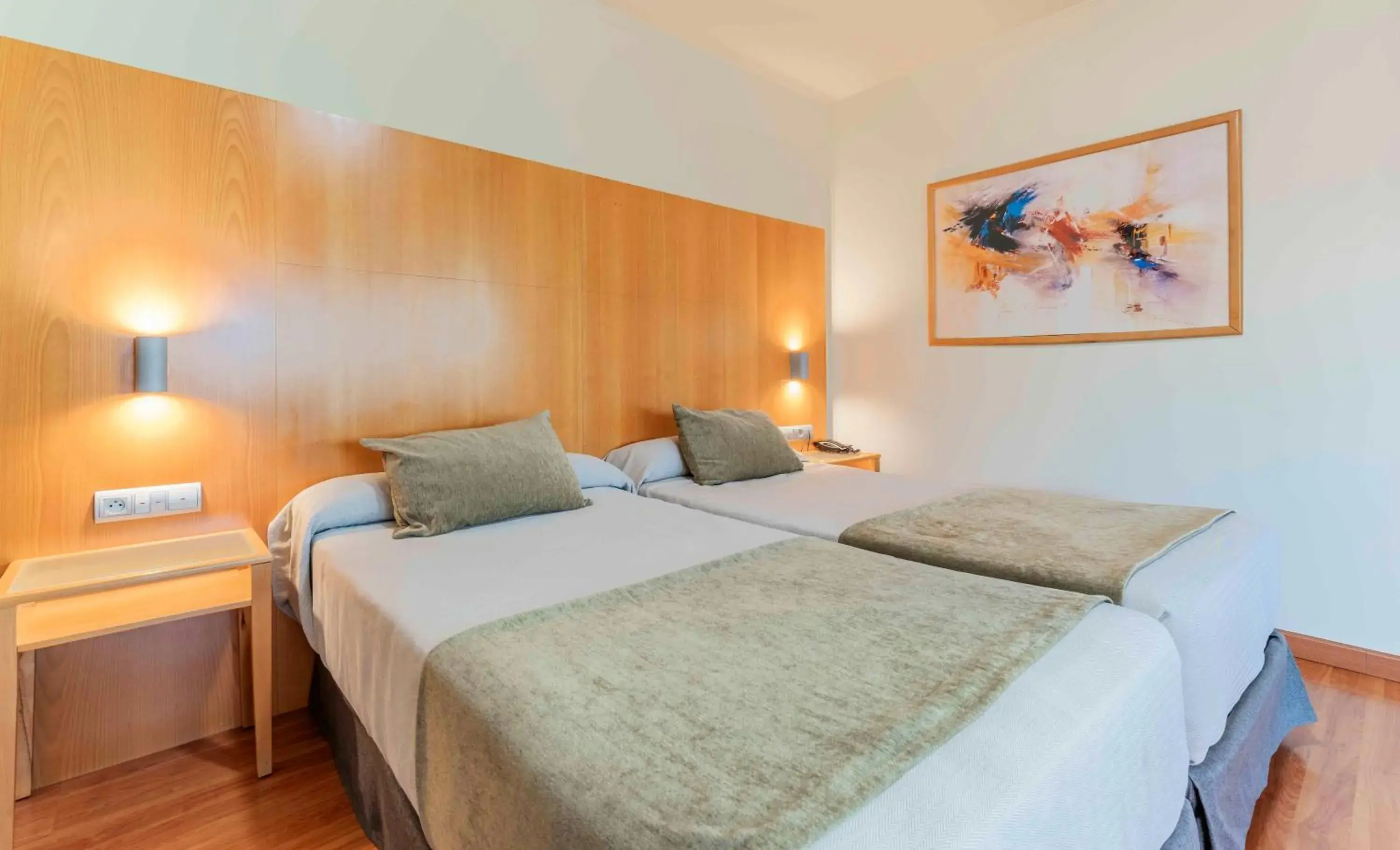 Double or Twin Room in Checkin Camino de Granada Double or Twin Room in Checkin Camino de Granada