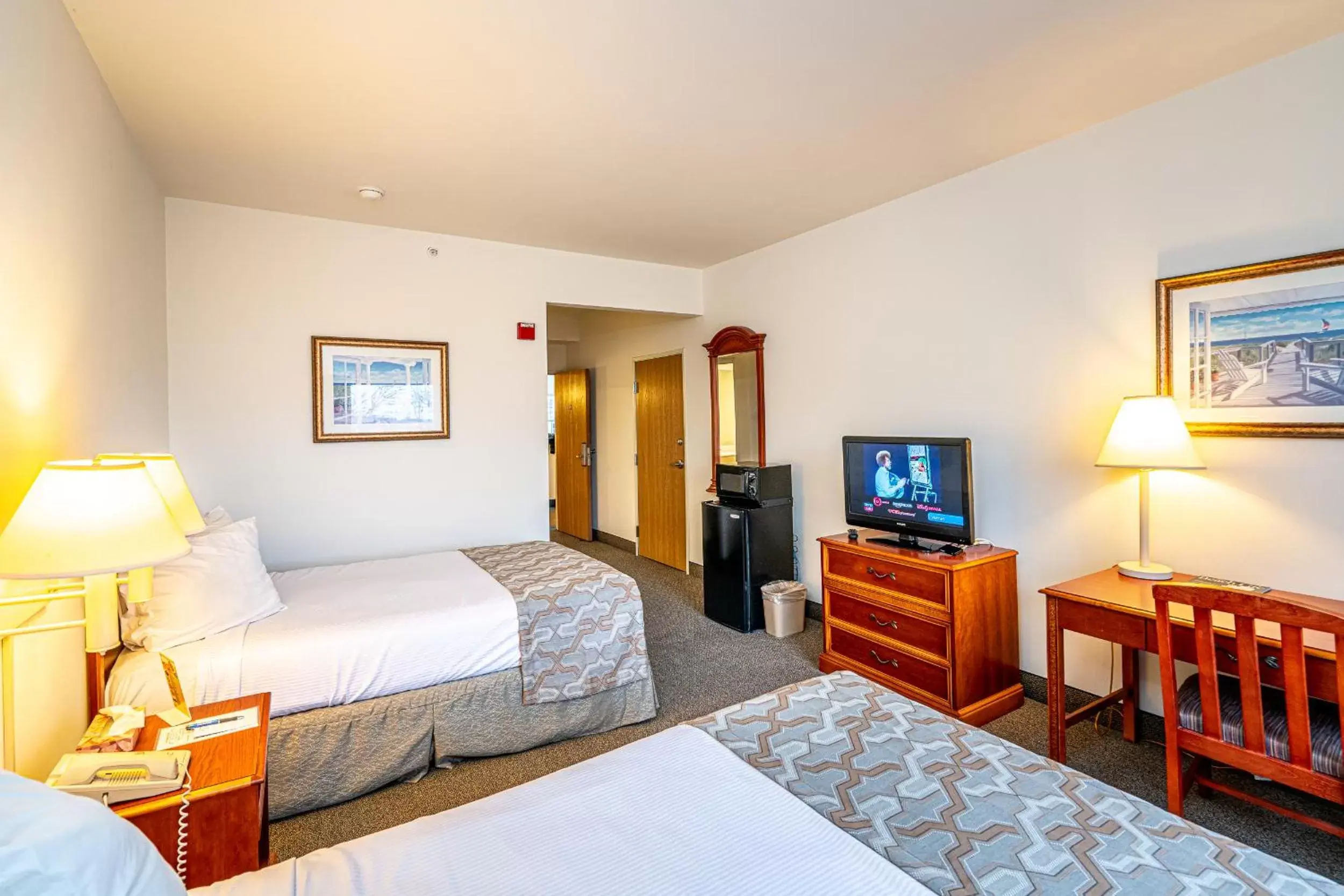 Photo of the whole room, TV/Entertainment Center in Anchorage Motel Inc. Photo of the whole room, TV/Entertainment Center in Anchorage Motel Inc.