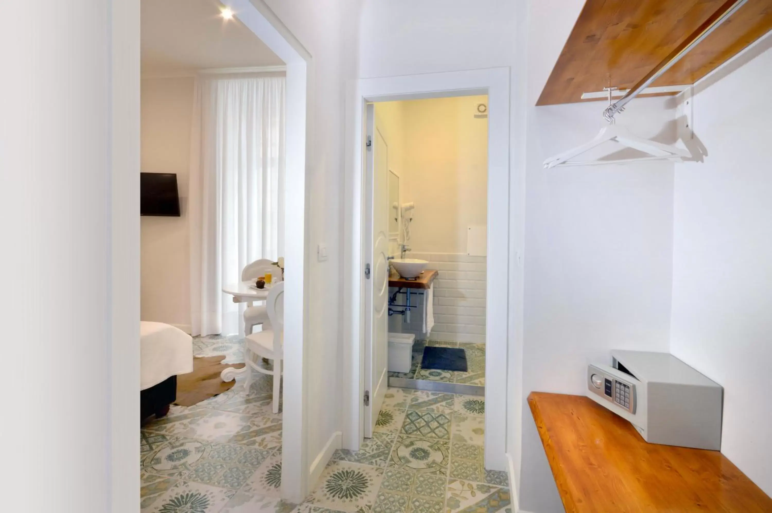 Junior Suite with Balcony - single occupancy in Barbarella Home Junior Suite with Balcony - single occupancy in Barbarella Home