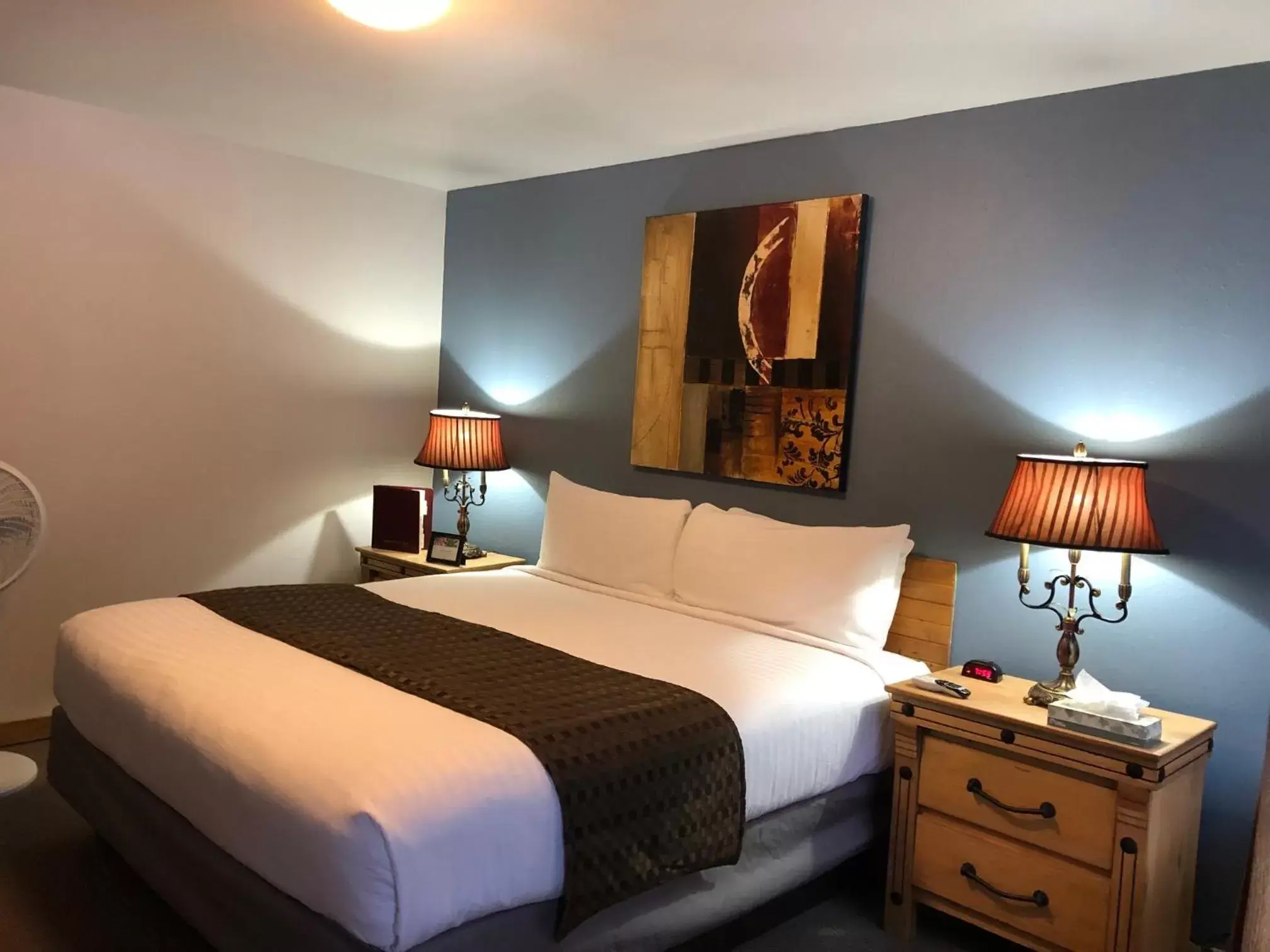 King Room in Timber Ridge Lodge Ouray King Room in Timber Ridge Lodge Ouray