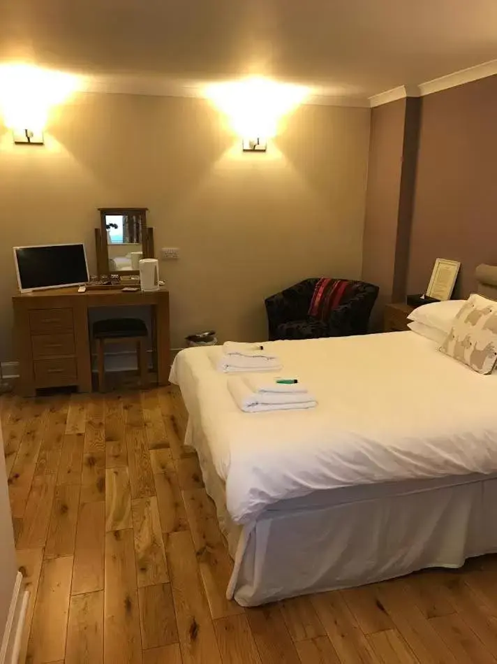 Double Room in The Crown Hotel Double Room in The Crown Hotel