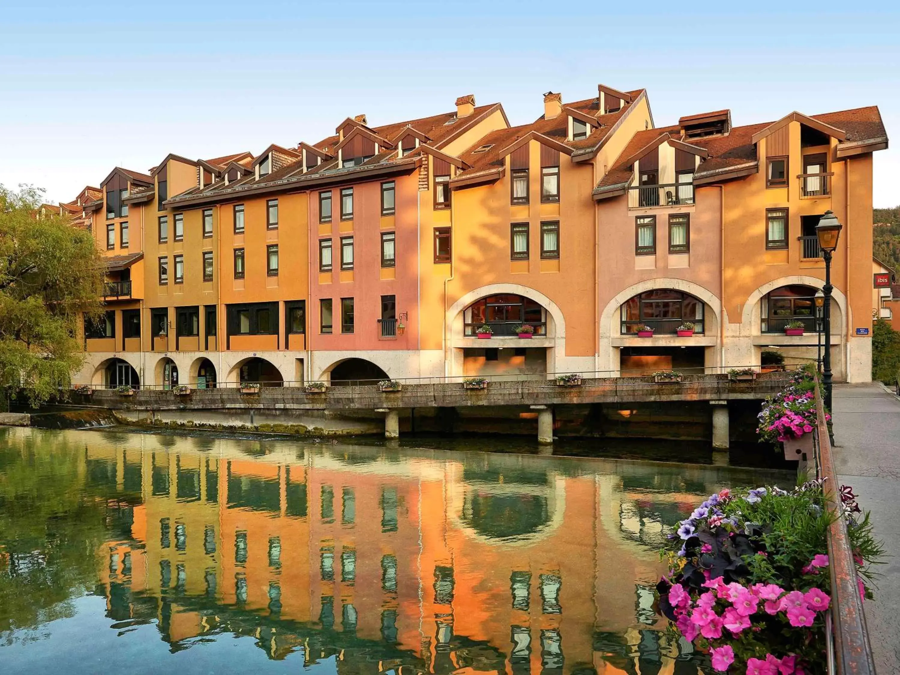 ibis Annecy Centre Vieille Ville ibis Annecy Centre Vieille Ville