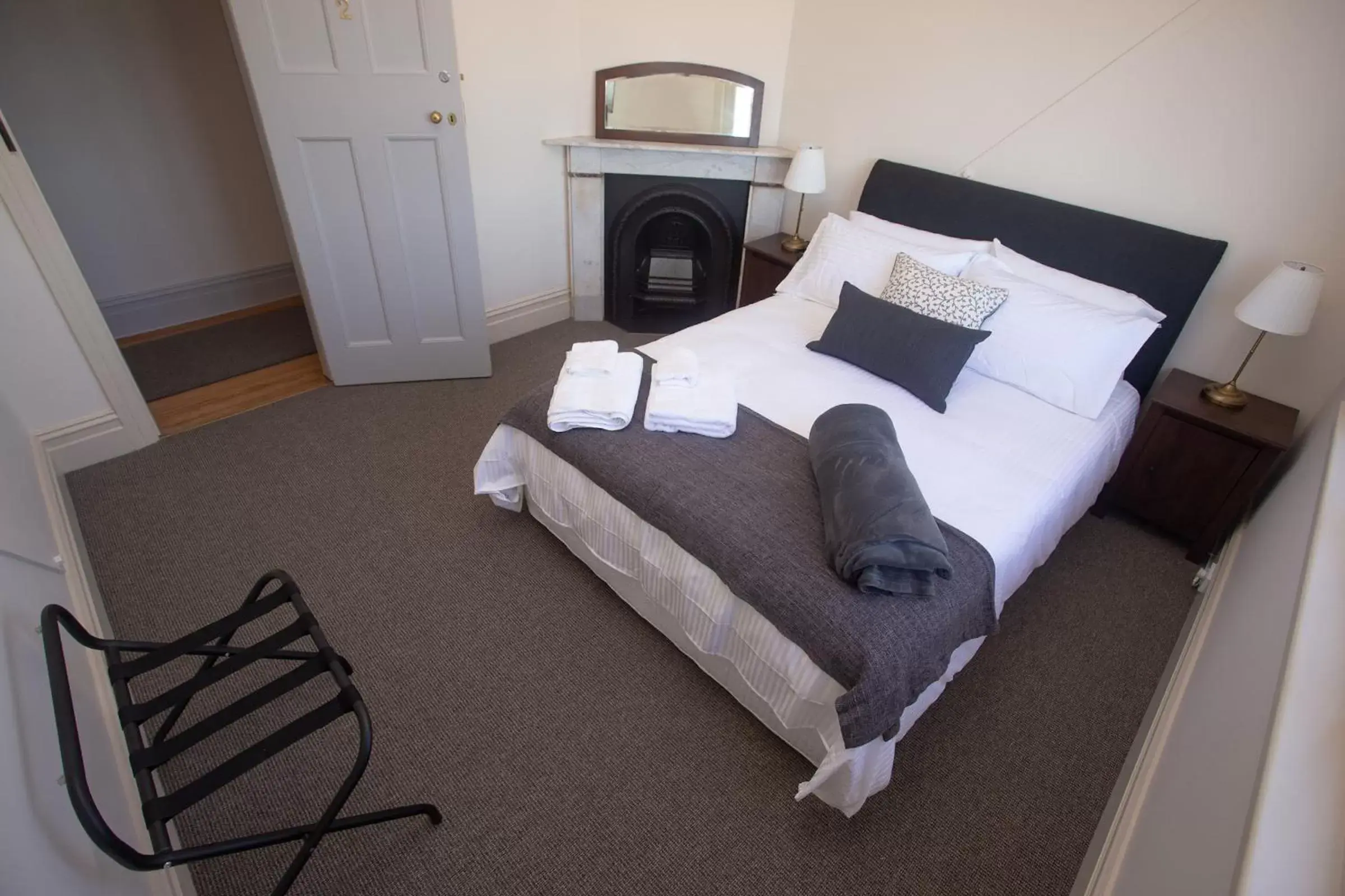 Queen Room in Helensburgh Hotel Queen Room in Helensburgh Hotel