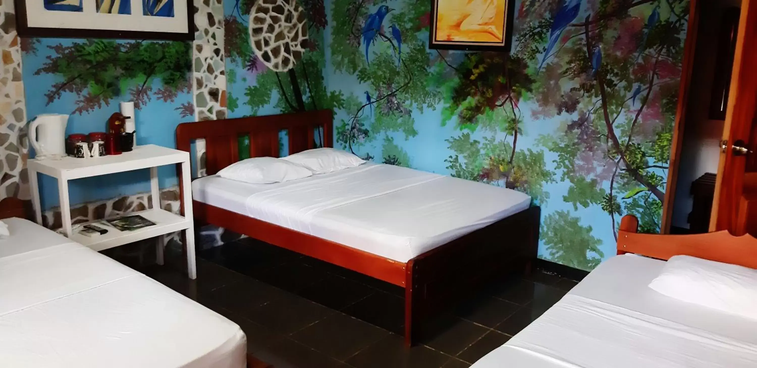 Triple Room with Private Bathroom in Hostalito El Greco Triple Room with Private Bathroom in Hostalito El Greco