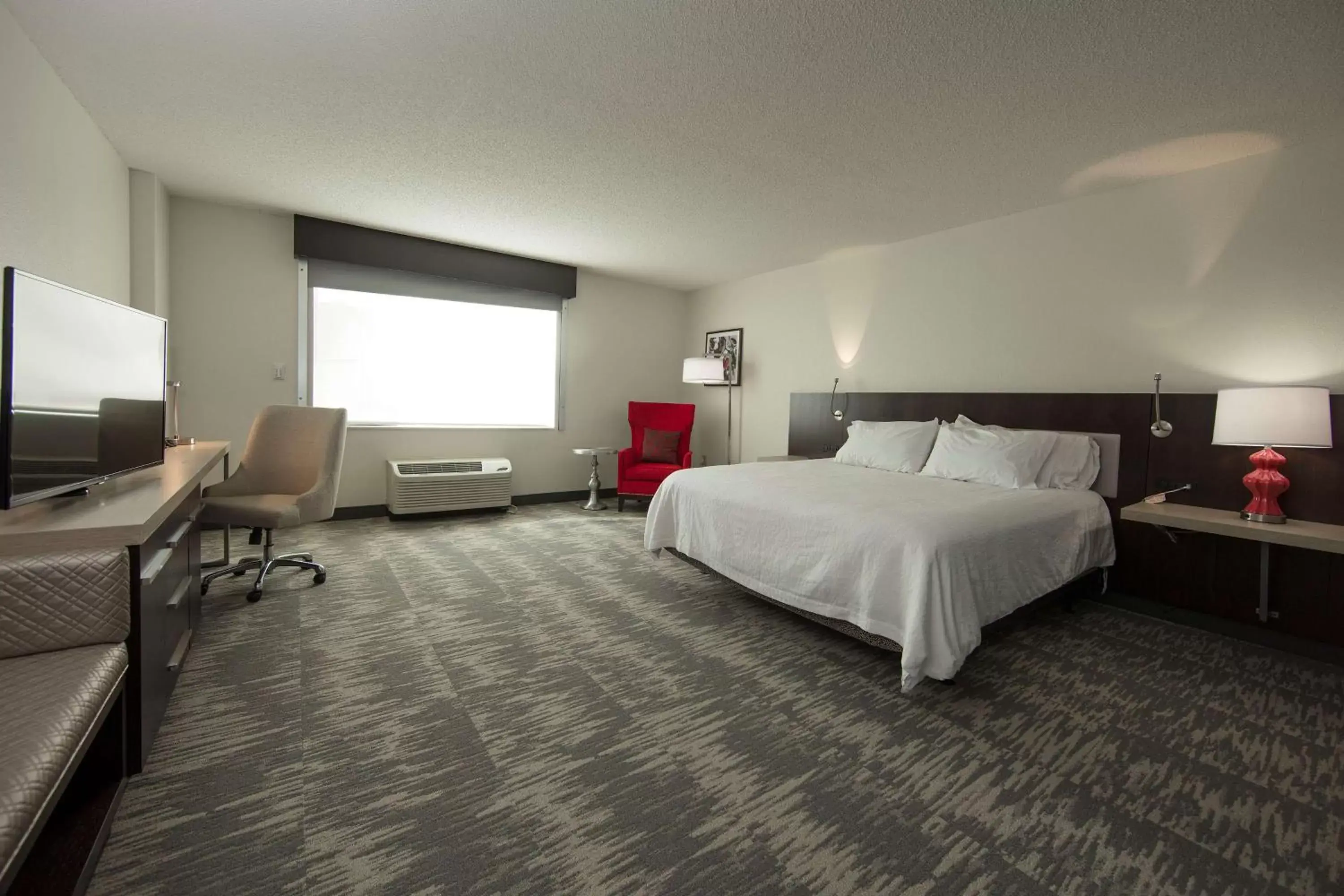 King Room with Bath Tub - Disability Access in Hilton Garden Inn Athens Downtown King Room with Bath Tub - Disability Access in Hilton Garden Inn Athens Downtown