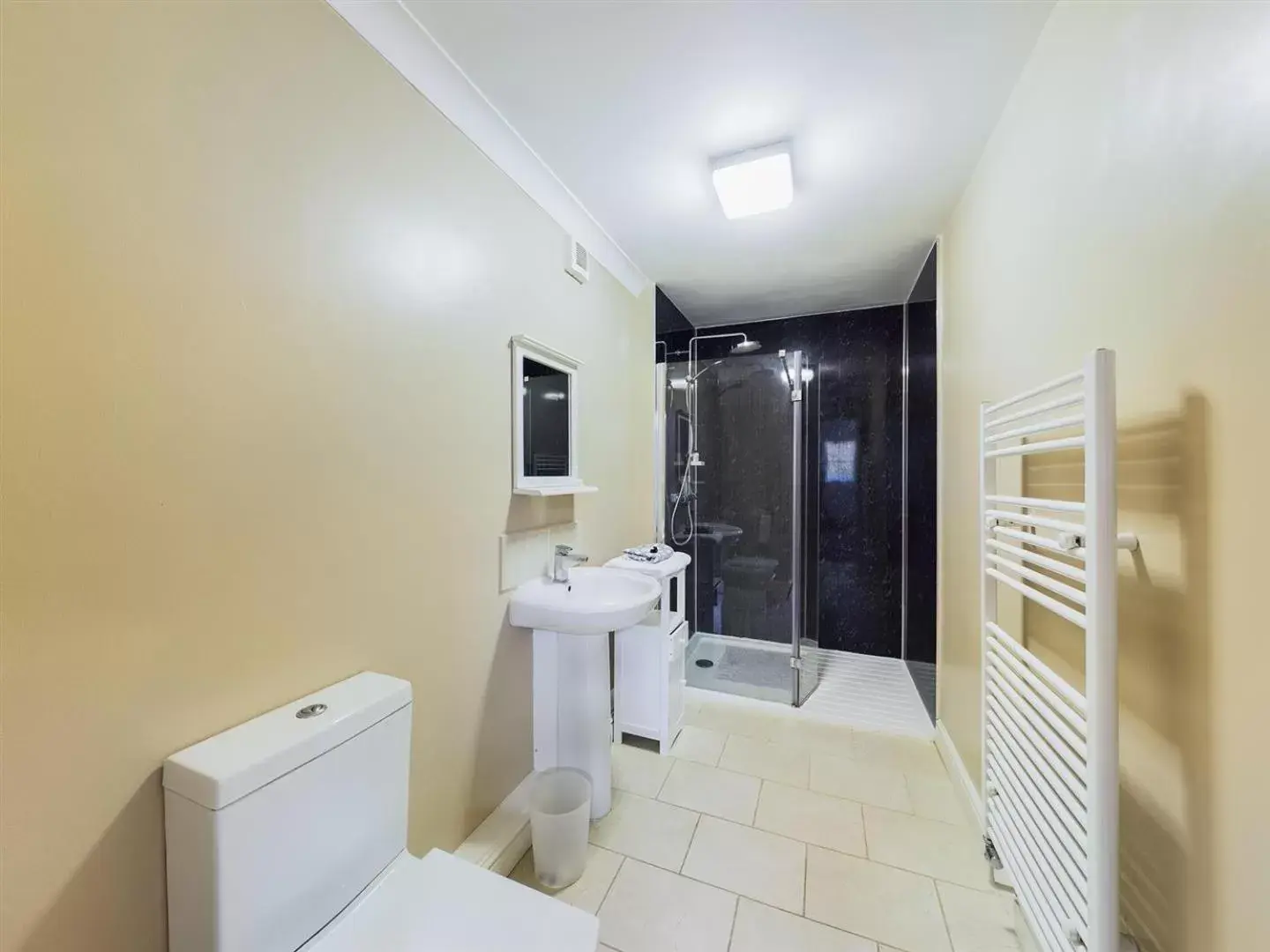 Family Room with Garden View in The Cambridgeshire Family Room with Garden View in The Cambridgeshire