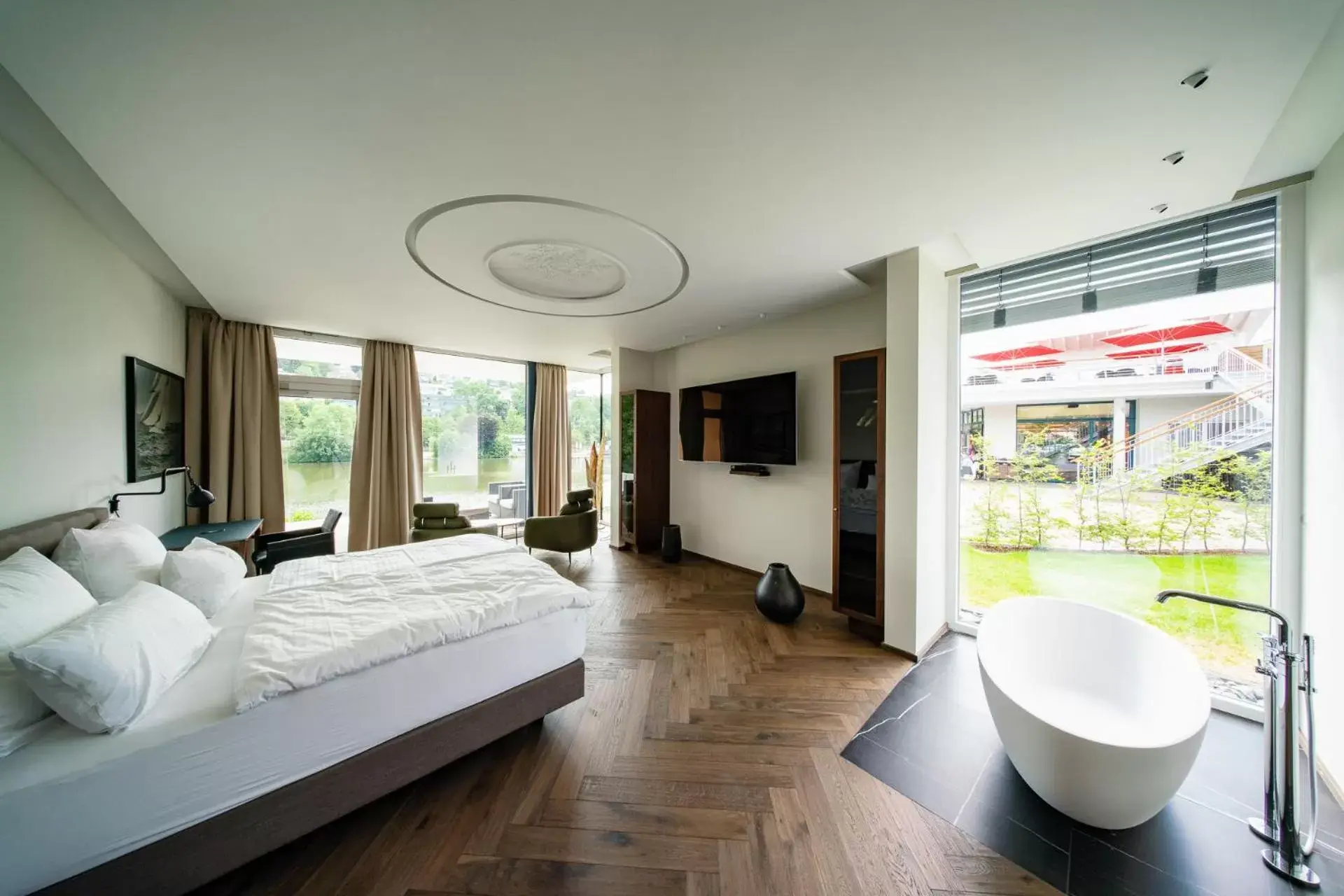 Junior Suite with Lake View in MotelplusHotel BiggeSeeFront Junior Suite with Lake View in MotelplusHotel BiggeSeeFront