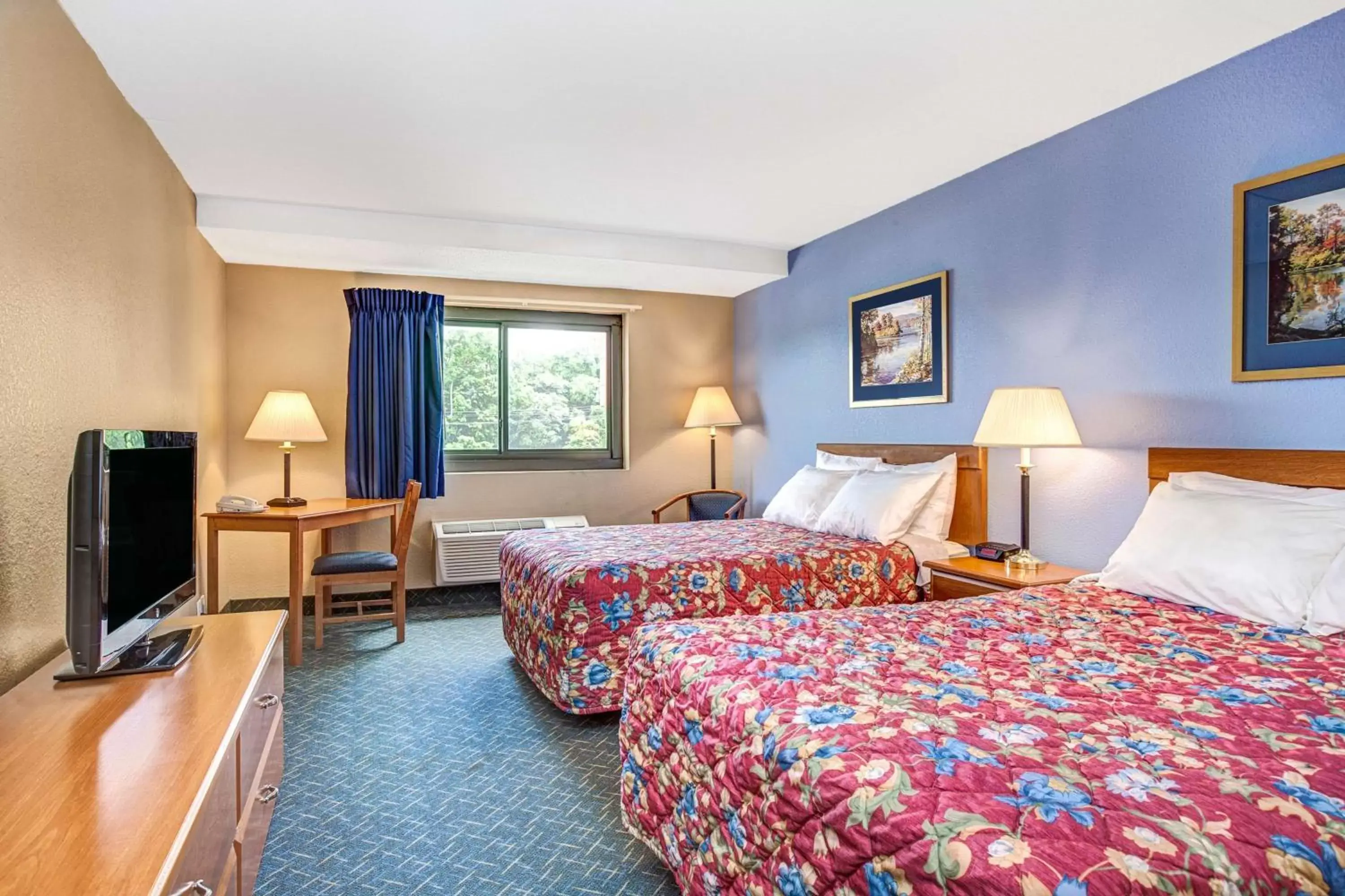 Double Room with Two Double Beds - Non-Smoking in Super 8 by Wyndham Mahwah Double Room with Two Double Beds - Non-Smoking in Super 8 by Wyndham Mahwah