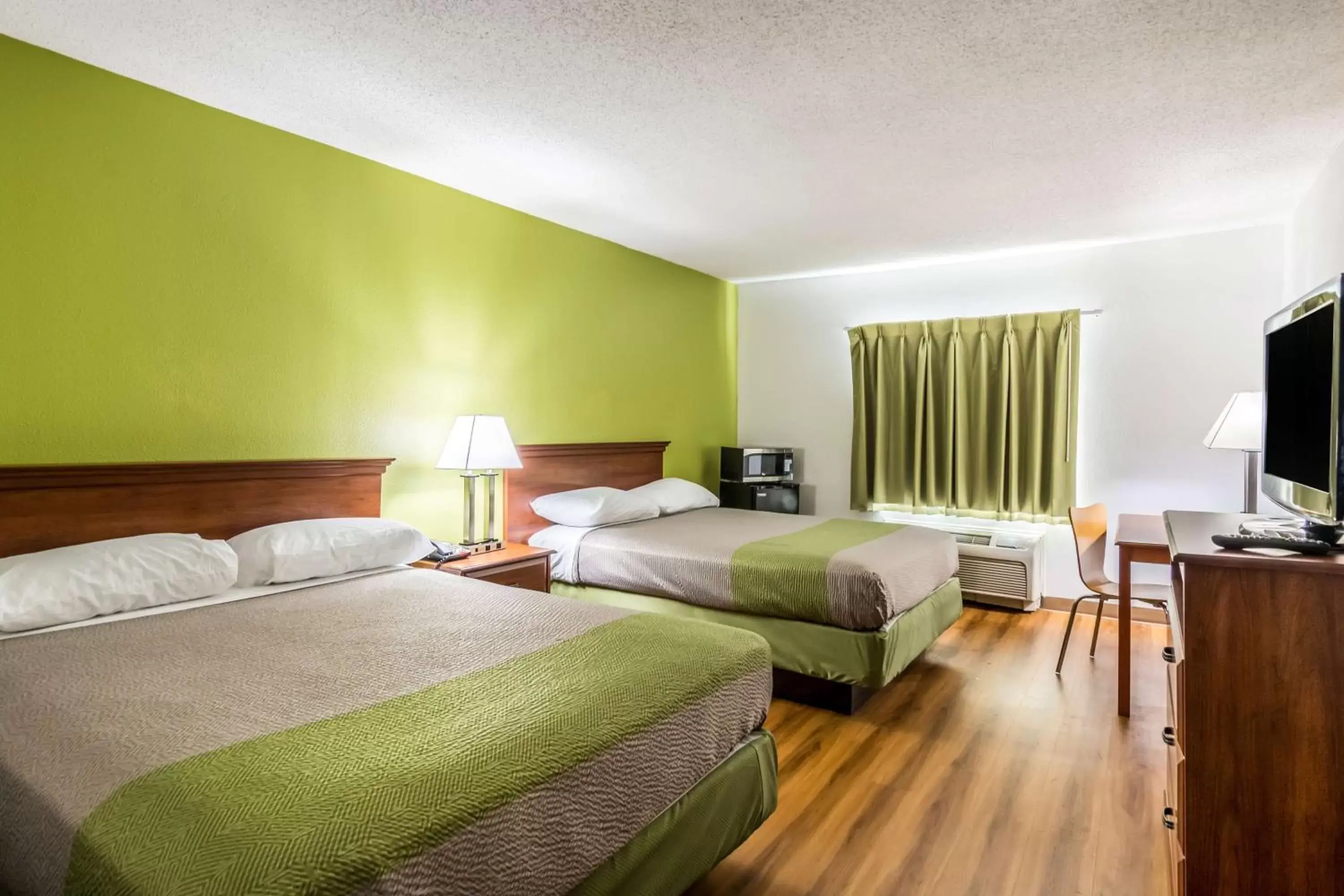 Deluxe Queen Room with Two Queen Beds - Non-Smoking in Motel 6-Petersburg, VA - Fort Lee Deluxe Queen Room with Two Queen Beds - Non-Smoking in Motel 6-Petersburg, VA - Fort Lee