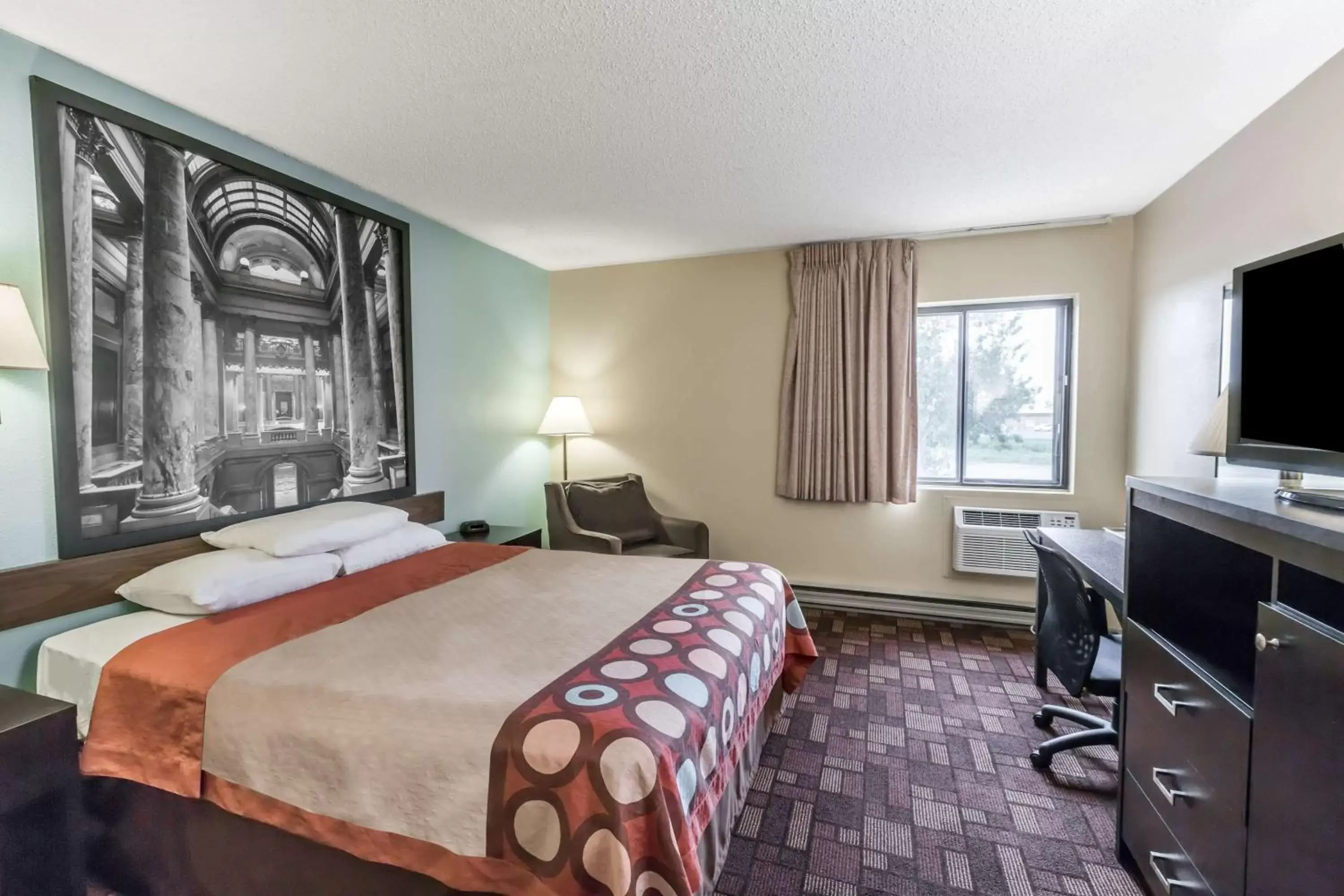 Queen Room - Pet Friendly/Non-Smoking in Super 8 by Wyndham Luverne Queen Room - Pet Friendly/Non-Smoking in Super 8 by Wyndham Luverne