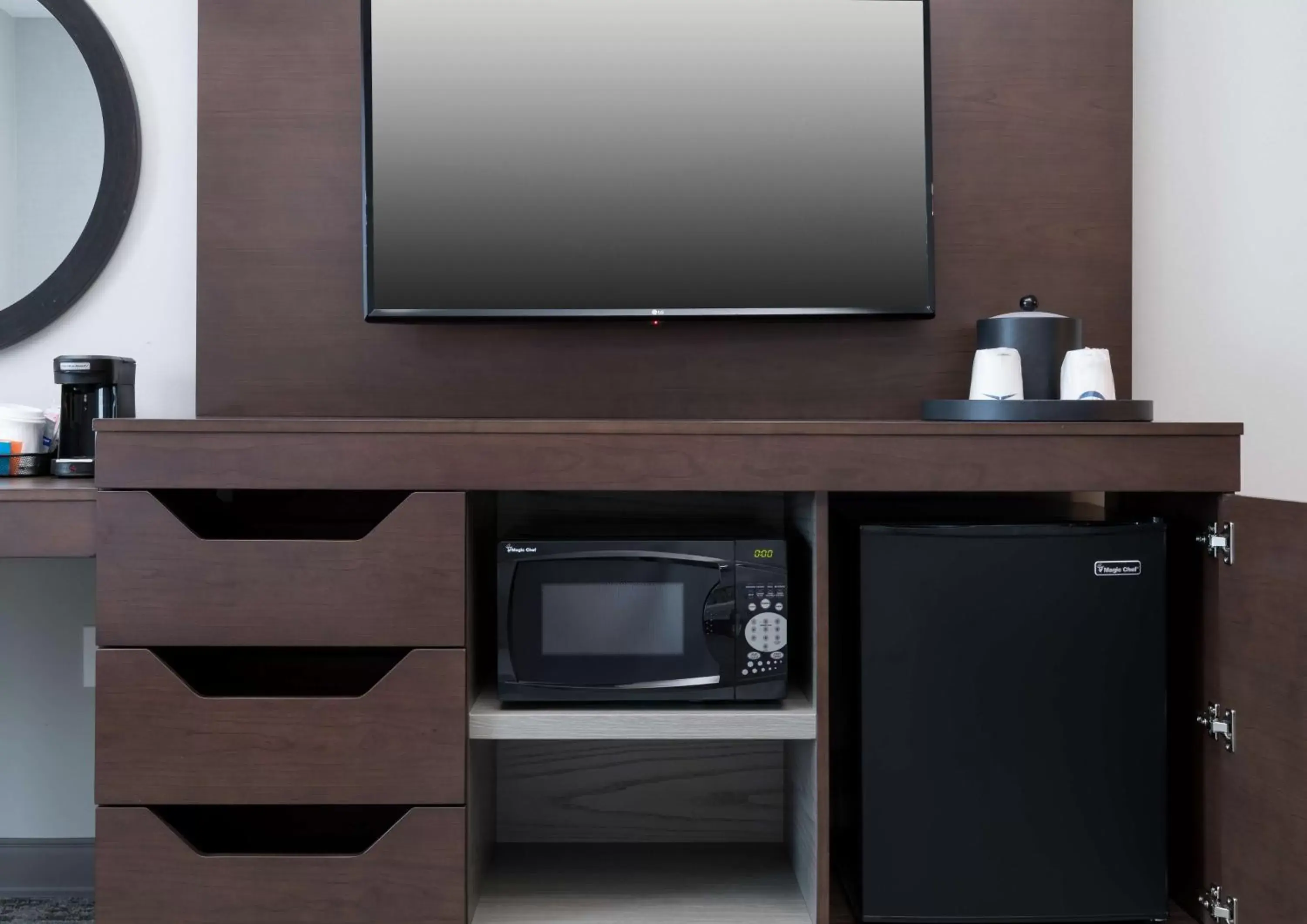 King Room - Non-Smoking in Hampton Inn & Suites Cape Canaveral Cruise Port, Fl King Room - Non-Smoking in Hampton Inn & Suites Cape Canaveral Cruise Port, Fl