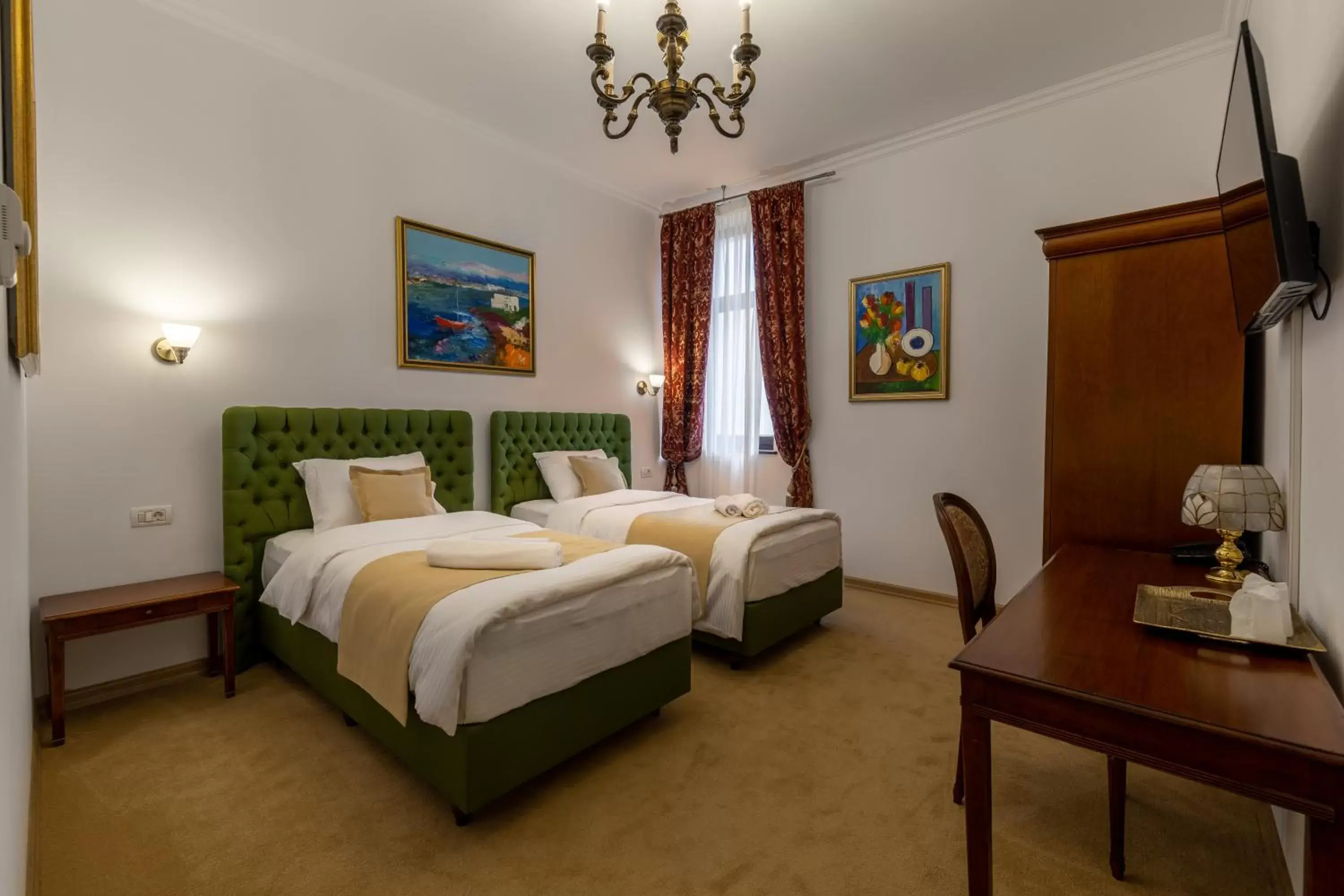 Twin Room in Carolina Heritage Twin Room in Carolina Heritage