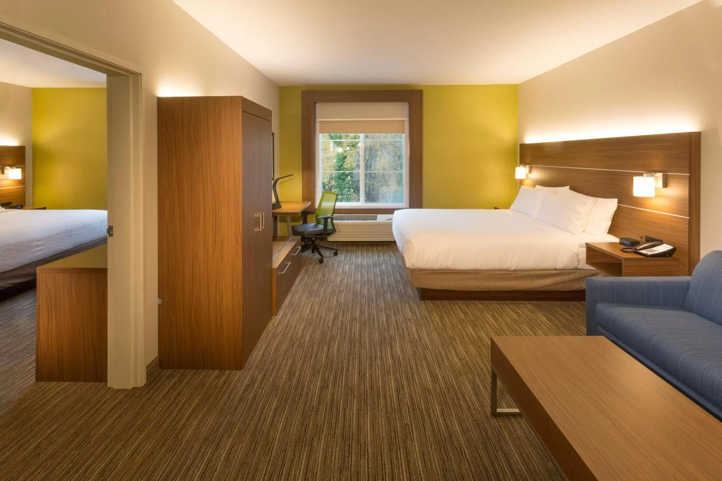 One-Bedroom Suite - Non-Smoking in Holiday Inn Express & Suites - Seattle South - Tukwila, an IHG Hotel One-Bedroom Suite - Non-Smoking in Holiday Inn Express & Suites - Seattle South - Tukwila, an IHG Hotel