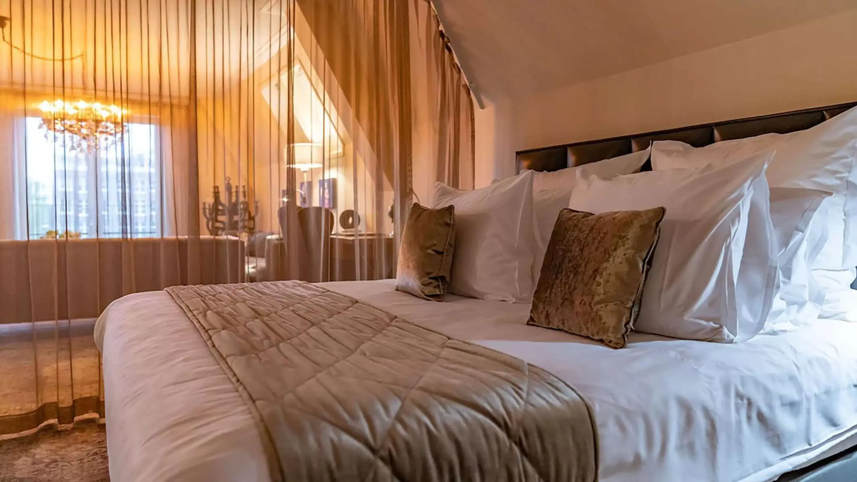 Imperial Suite in Luxury Suites Amsterdam Imperial Suite in Luxury Suites Amsterdam