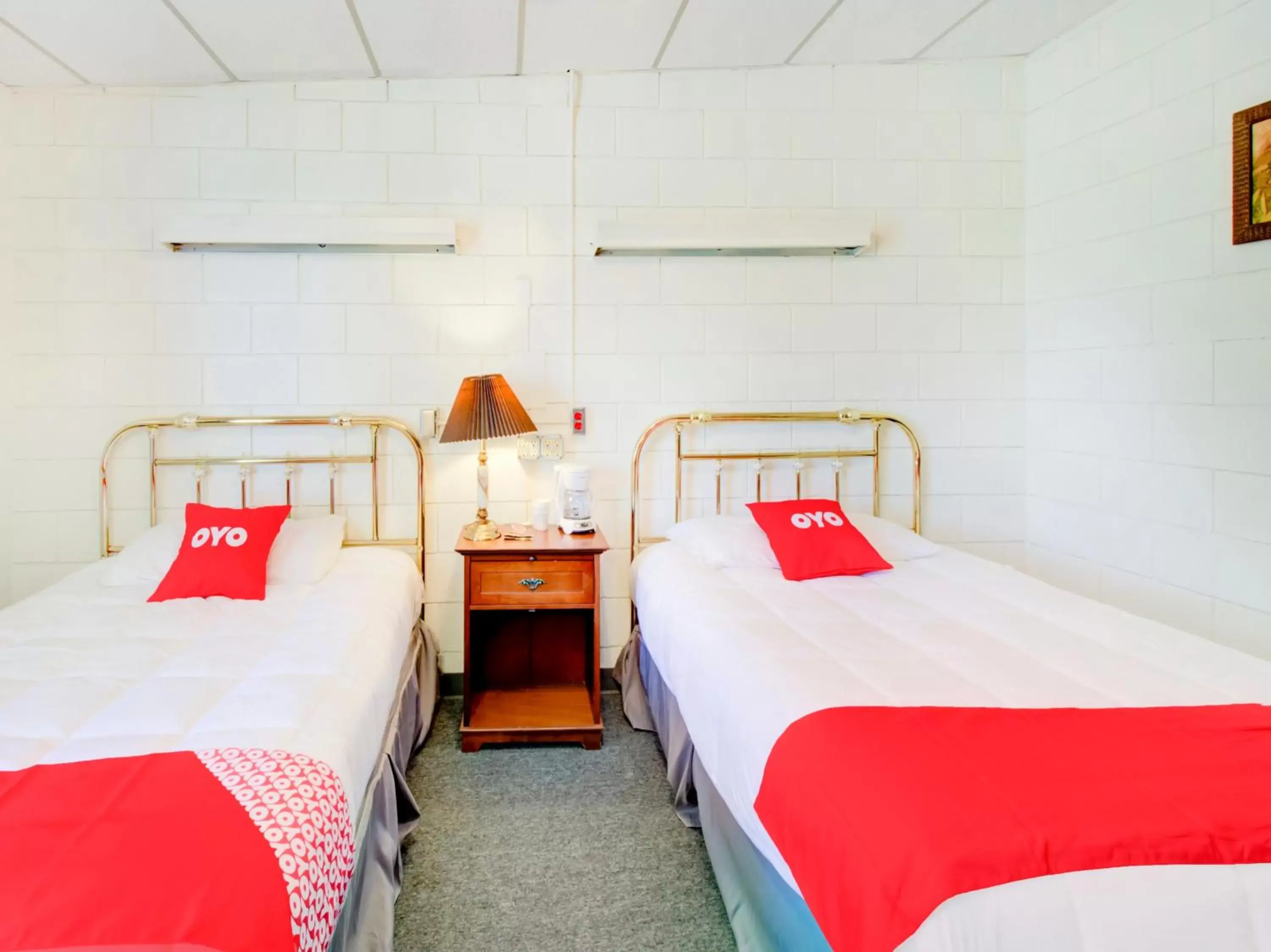 1 Queen Bed & 1 Full Bed in OYO Hotel Drumright I-44 OK 1 Queen Bed & 1 Full Bed in OYO Hotel Drumright I-44 OK