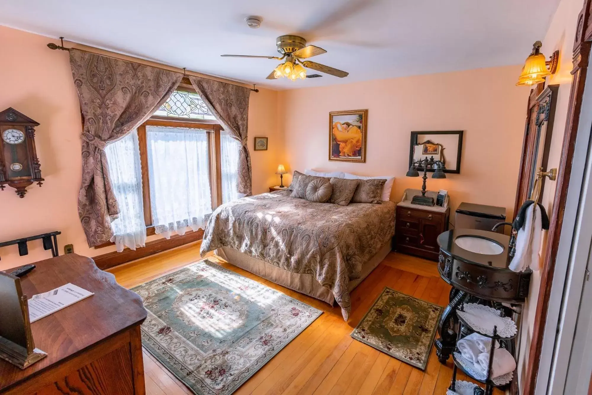 King Suite with Balcony in 1899 Inn King Suite with Balcony in 1899 Inn