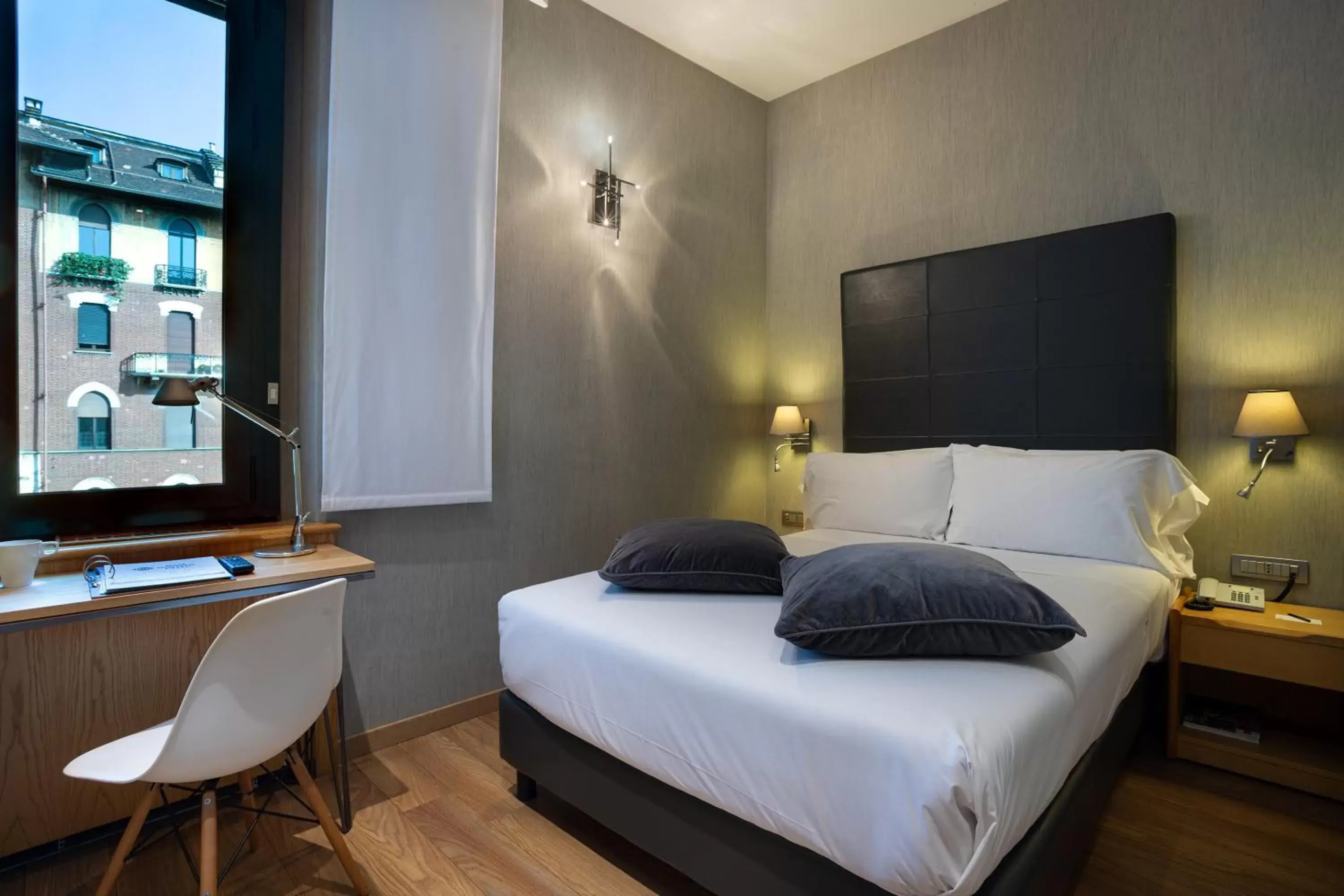 Classic Double Room in Best Western Plus Executive Hotel and Suites Classic Double Room in Best Western Plus Executive Hotel and Suites