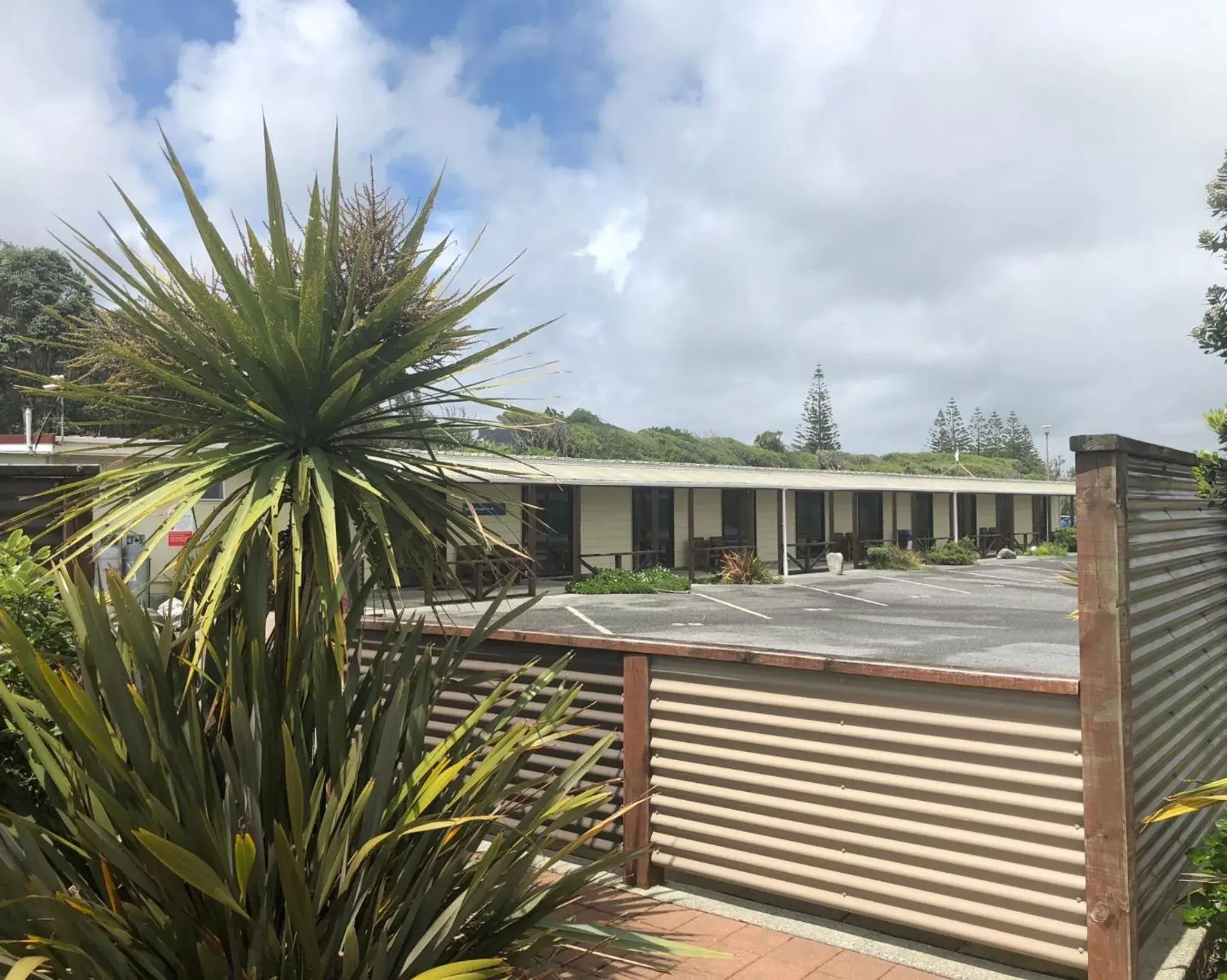 Large Cabin with Shared Bathroom (6 Guests) in Greymouth Seaside TOP 10 Holiday Park Large Cabin with Shared Bathroom (6 Guests) in Greymouth Seaside TOP 10 Holiday Park