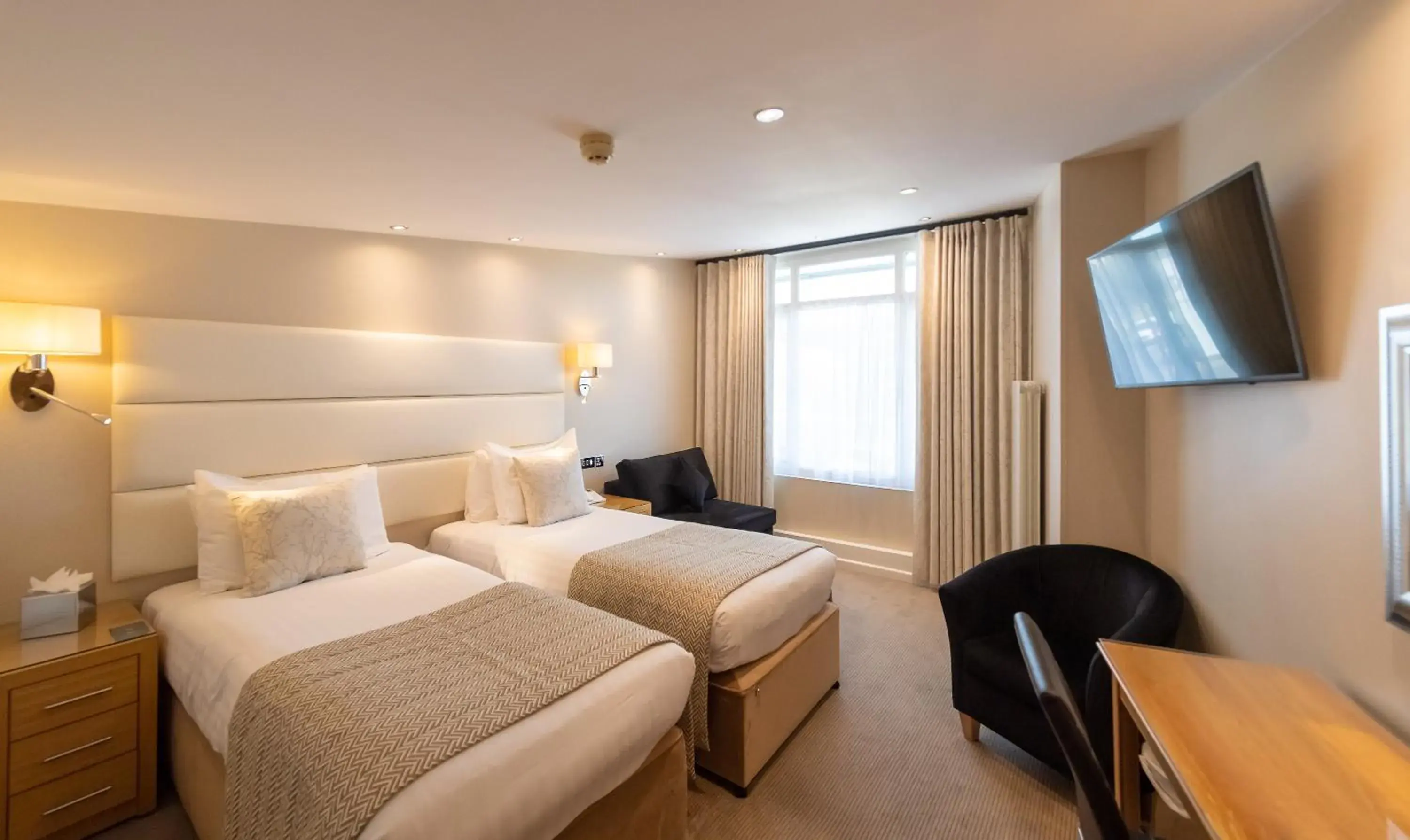 Standard Twin Room in The Devon Hotel Standard Twin Room in The Devon Hotel