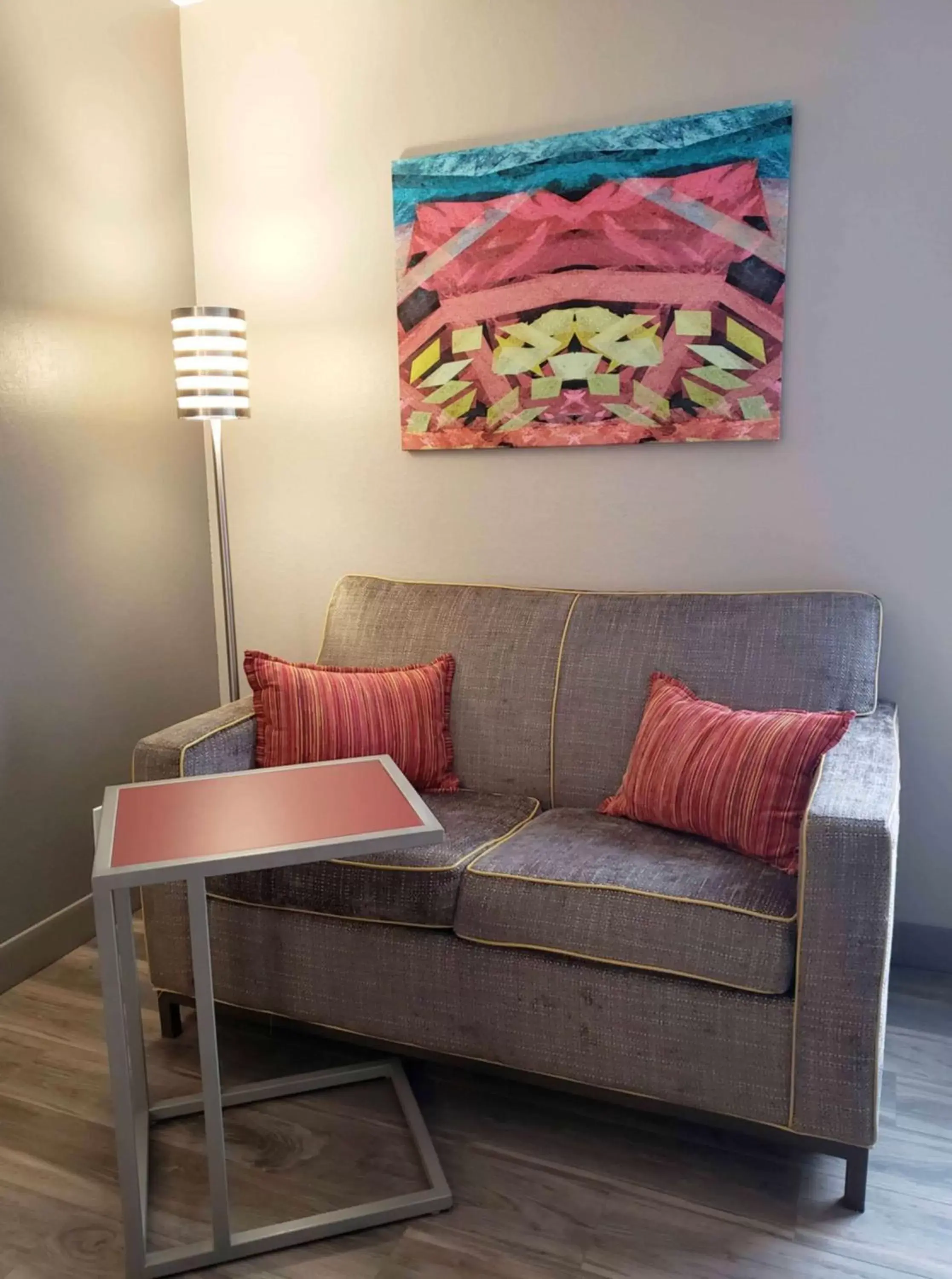 King Room with Sofa Bed and Study - Non-Smoking in Hampton Inn Greensburg King Room with Sofa Bed and Study - Non-Smoking in Hampton Inn Greensburg