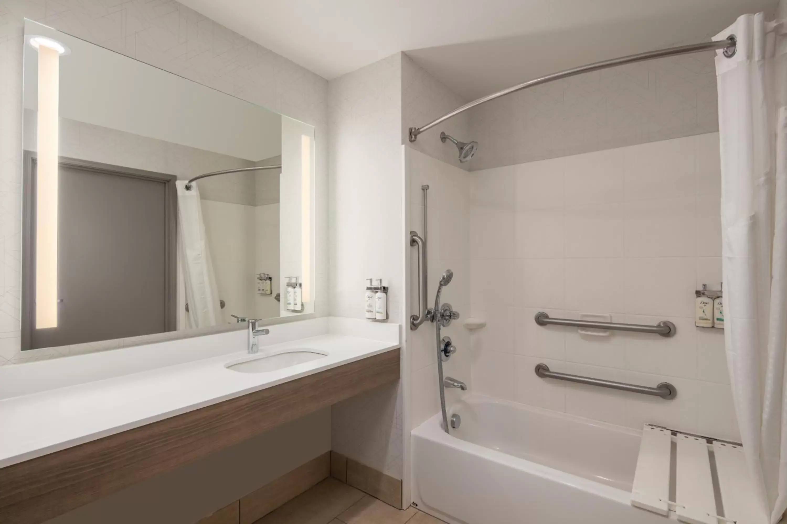 King Suite with Mobility Accessible Tub - Non-Smoking in Holiday Inn Express Bothell by IHG King Suite with Mobility Accessible Tub - Non-Smoking in Holiday Inn Express Bothell by IHG
