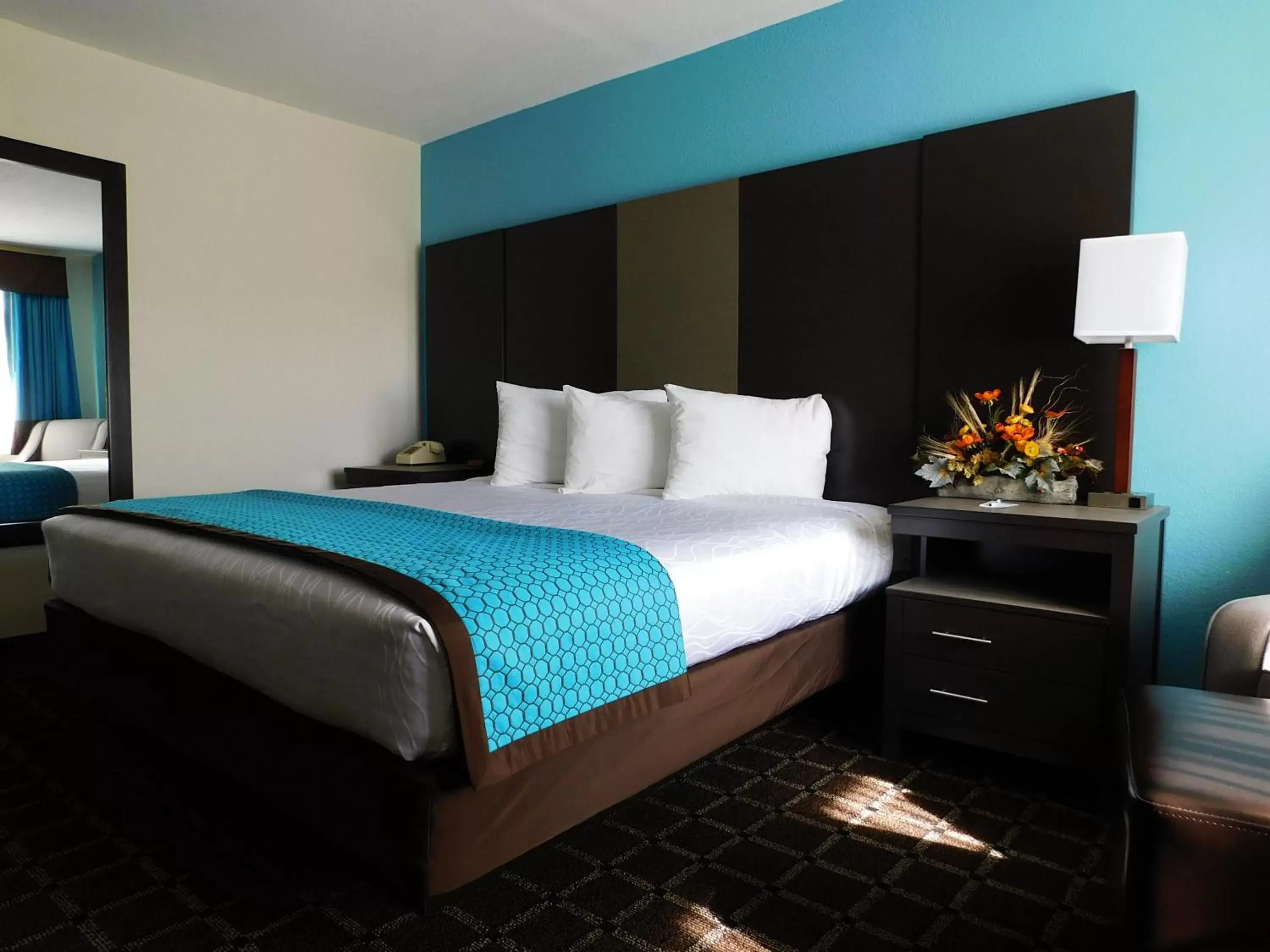 King Room - Disability Access - Non-Smoking in Travelodge by Wyndham Angels Camp CA King Room - Disability Access - Non-Smoking in Travelodge by Wyndham Angels Camp CA