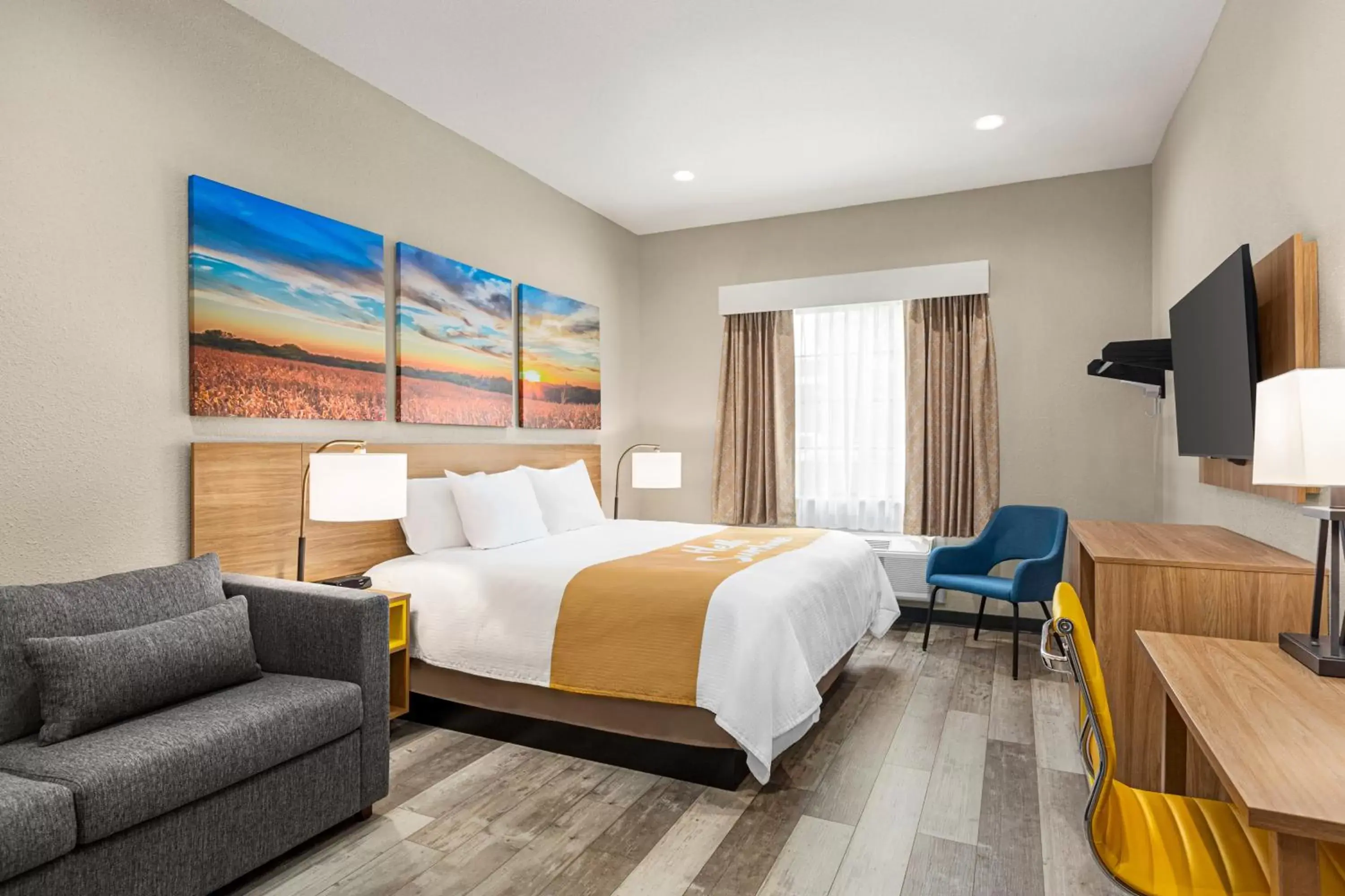 1 King Bed, Kitchenette, Mobility Accessible Efficiency Room, Non-Smoking in Days Inn & Suites by Wyndham Greater Tomball 1 King Bed, Kitchenette, Mobility Accessible Efficiency Room, Non-Smoking in Days Inn & Suites by Wyndham Greater Tomball