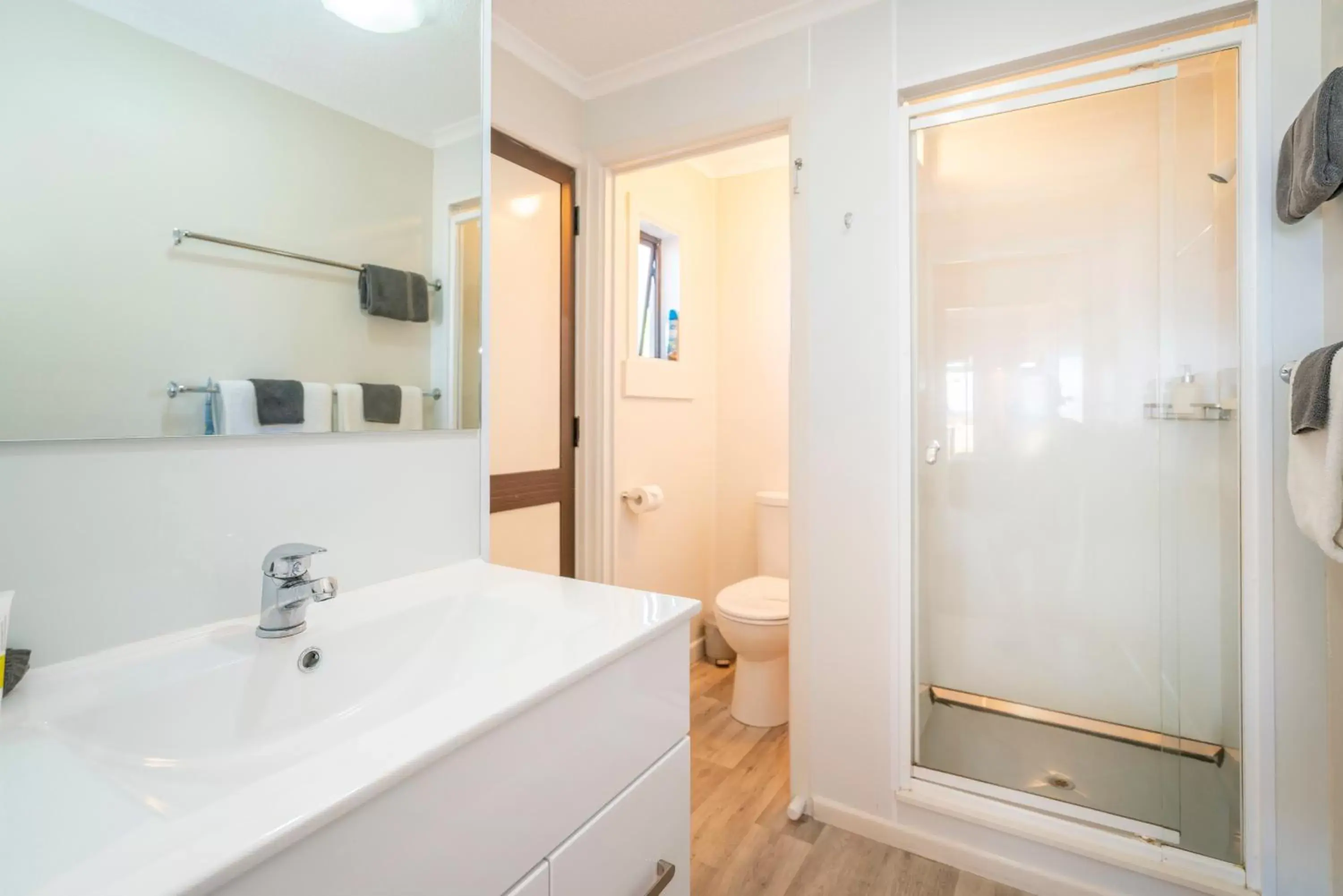 One-Bedroom Suite with Sea View in The Oceanside Motel One-Bedroom Suite with Sea View in The Oceanside Motel