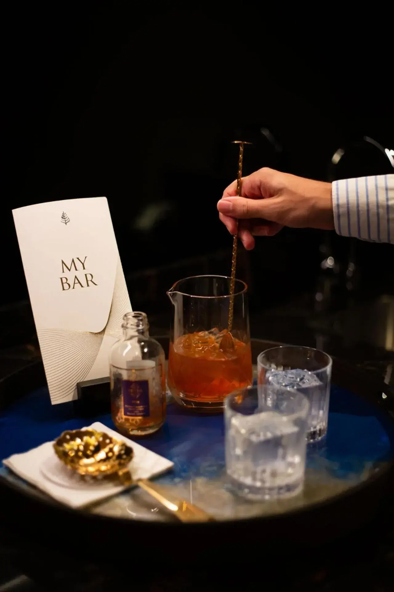 Deluxe River View Room King bed in Four Seasons Hotel Bangkok at Chao Phraya River Deluxe River View Room King bed in Four Seasons Hotel Bangkok at Chao Phraya River