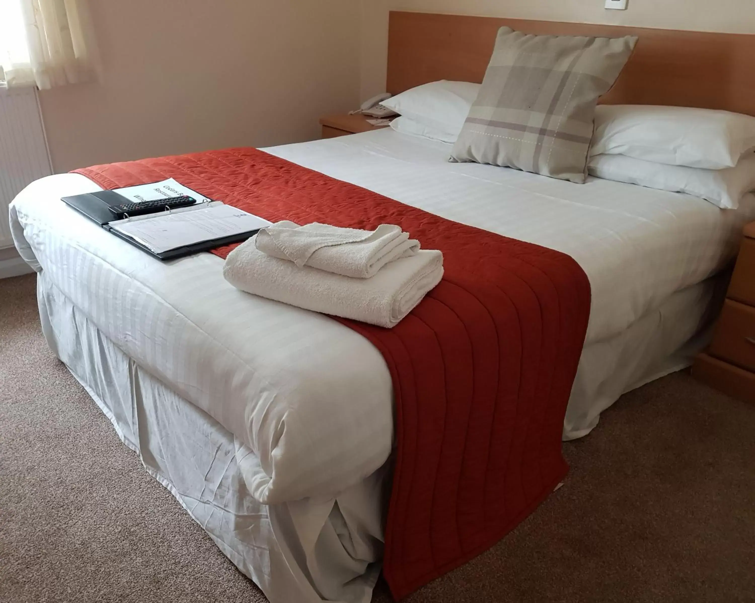 Double Room in The Cedars Hotel Double Room in The Cedars Hotel