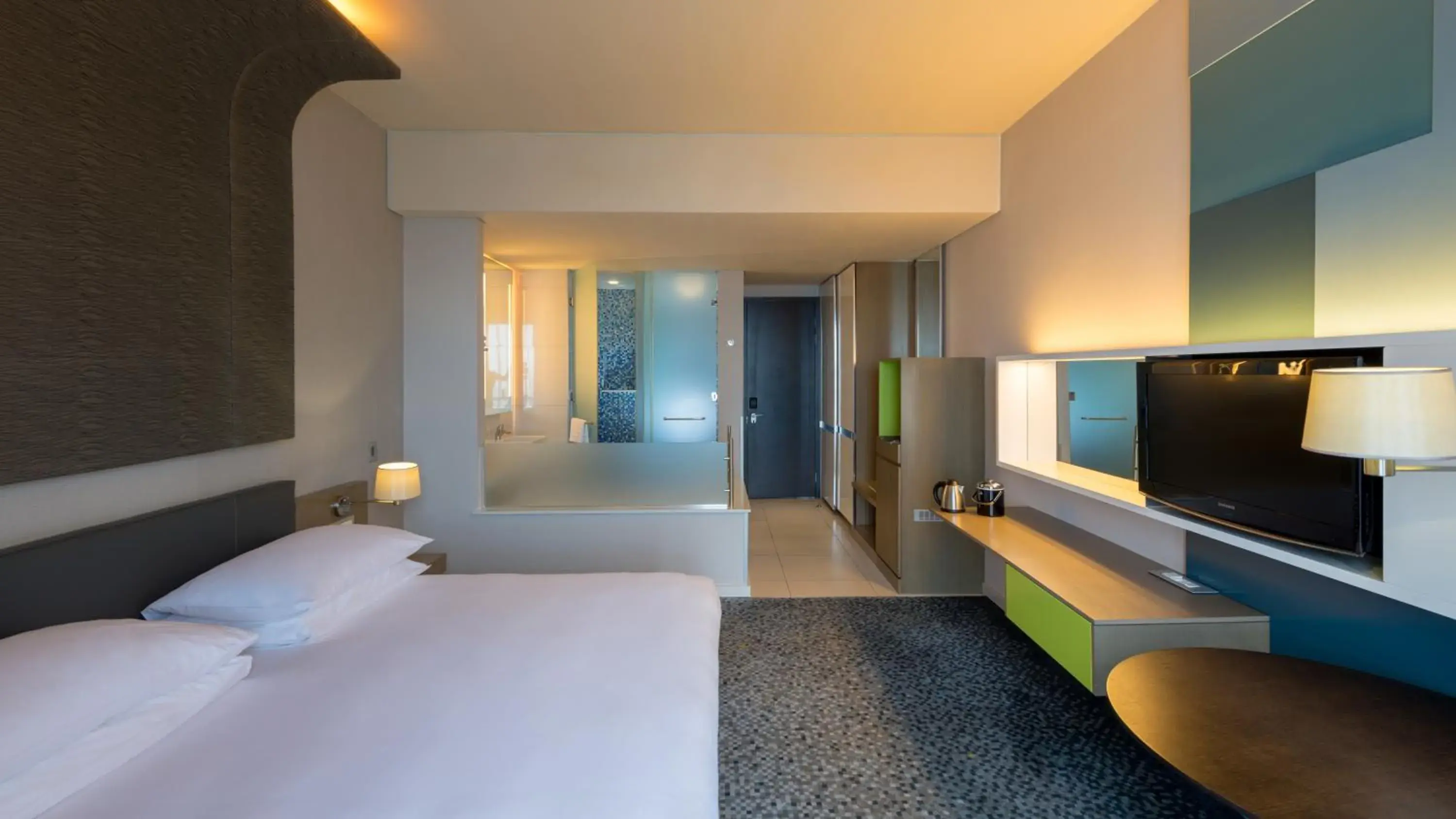 Superior Room with City View - single occupancy in Radisson Blu Hotel & Residence Maputo Superior Room with City View - single occupancy in Radisson Blu Hotel & Residence Maputo