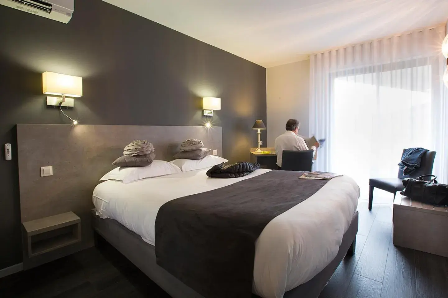 Luxury Double Room in Logis Hotel - Restaurant - Spa - Le Relais de Farrou Luxury Double Room in Logis Hotel - Restaurant - Spa - Le Relais de Farrou
