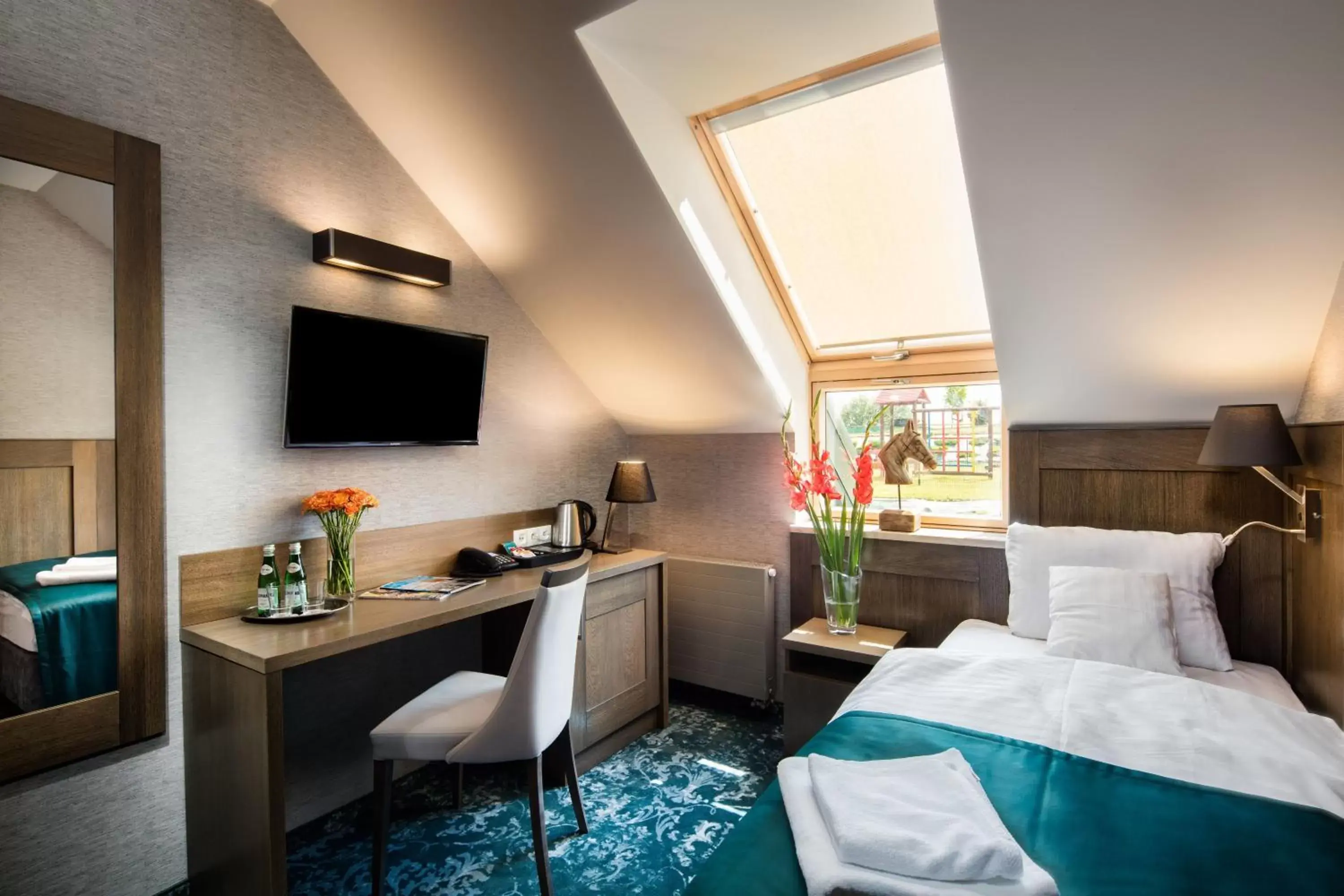 Small Budget Double Room in Hotel Szary Residence Small Budget Double Room in Hotel Szary Residence