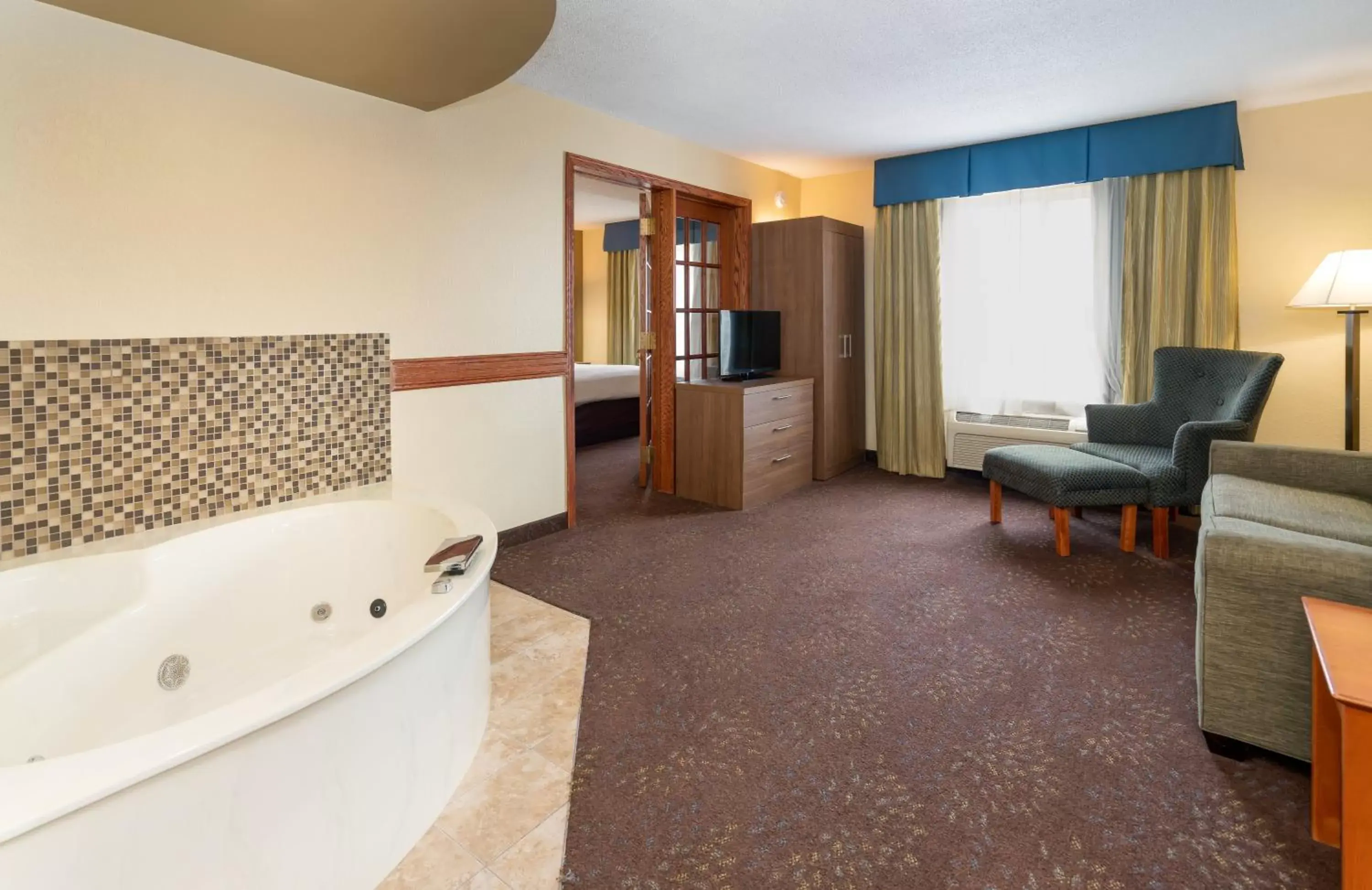 King Suite in Holiday Inn Express St. Paul South - Inver Grove Heights by IHG King Suite in Holiday Inn Express St. Paul South - Inver Grove Heights by IHG