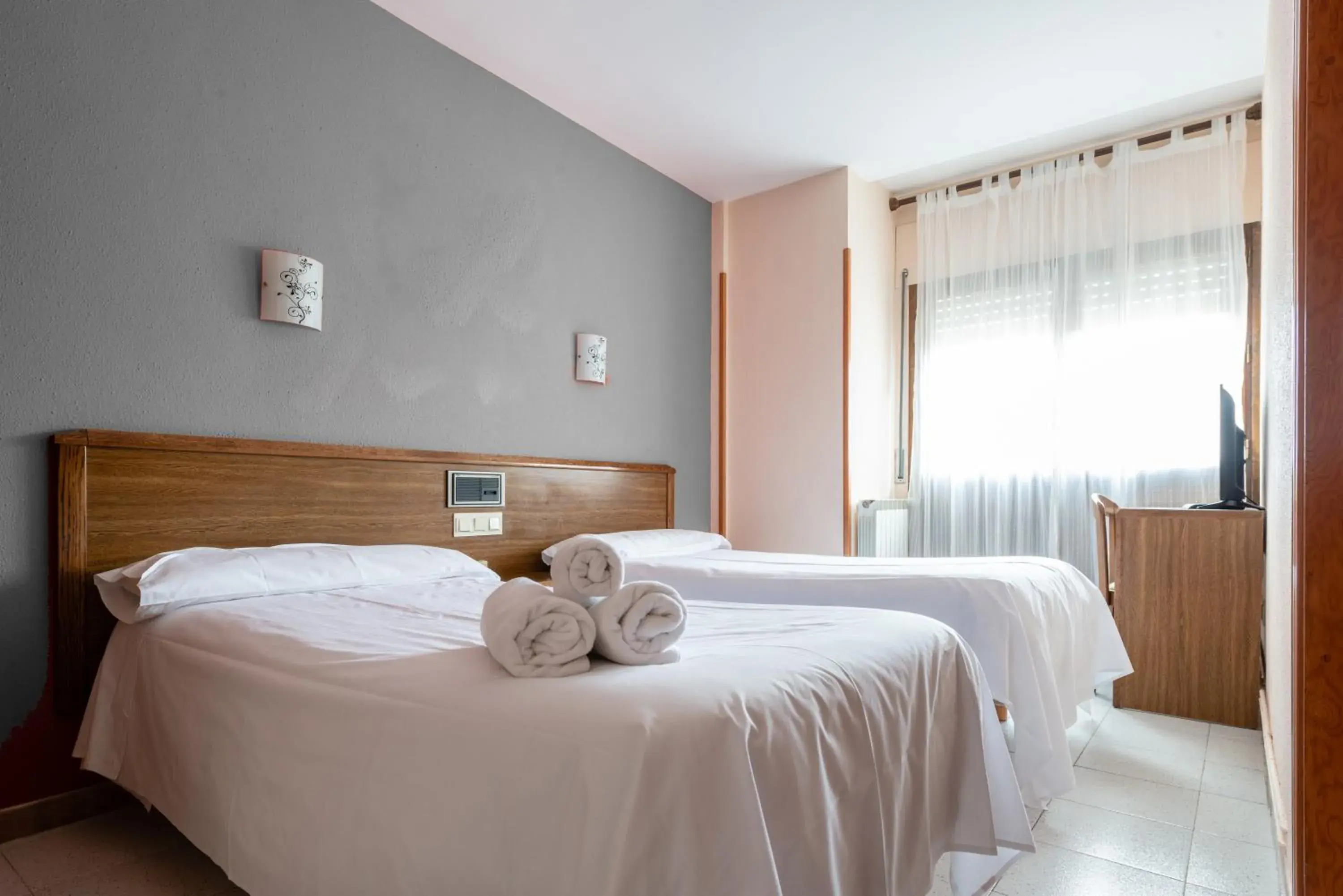 Double or Twin Room in Ciudad de Jaca Double or Twin Room in Ciudad de Jaca