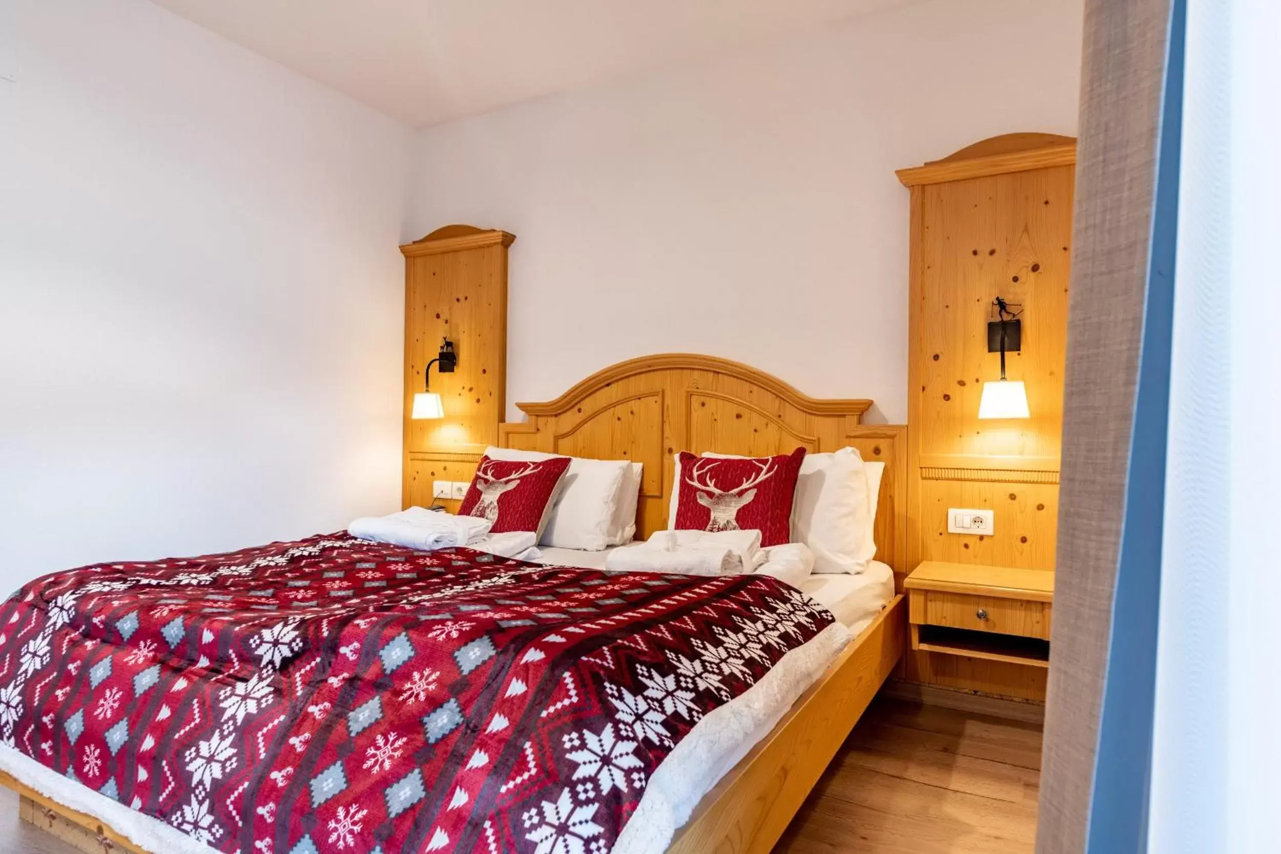 Junior Suite with Spa Access in Hotel Kronplatzer Hof Junior Suite with Spa Access in Hotel Kronplatzer Hof