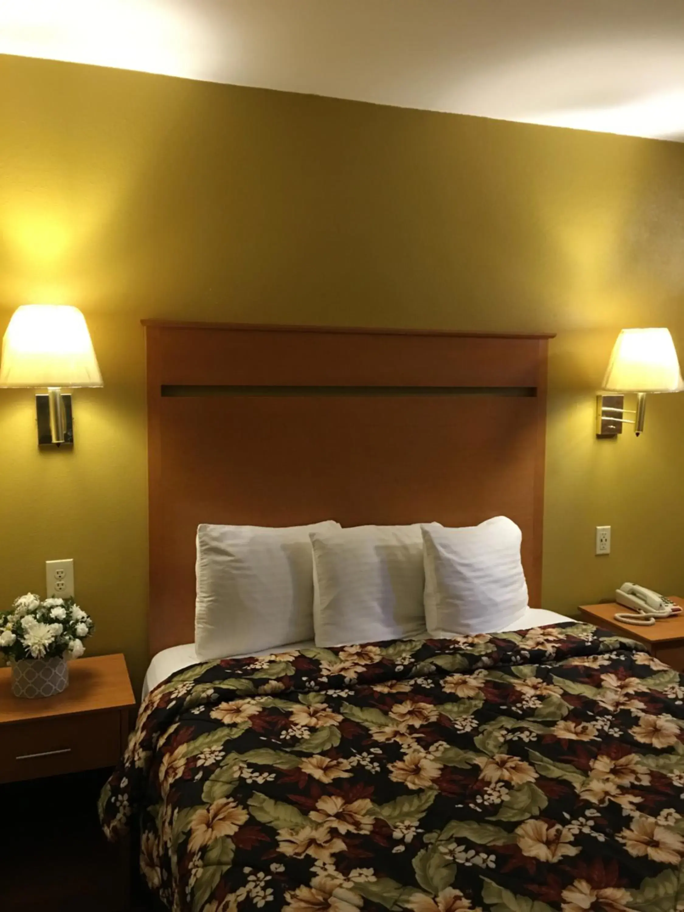 Standard Queen Room - Non Smoking in OceanView Motel Standard Queen Room - Non Smoking in OceanView Motel